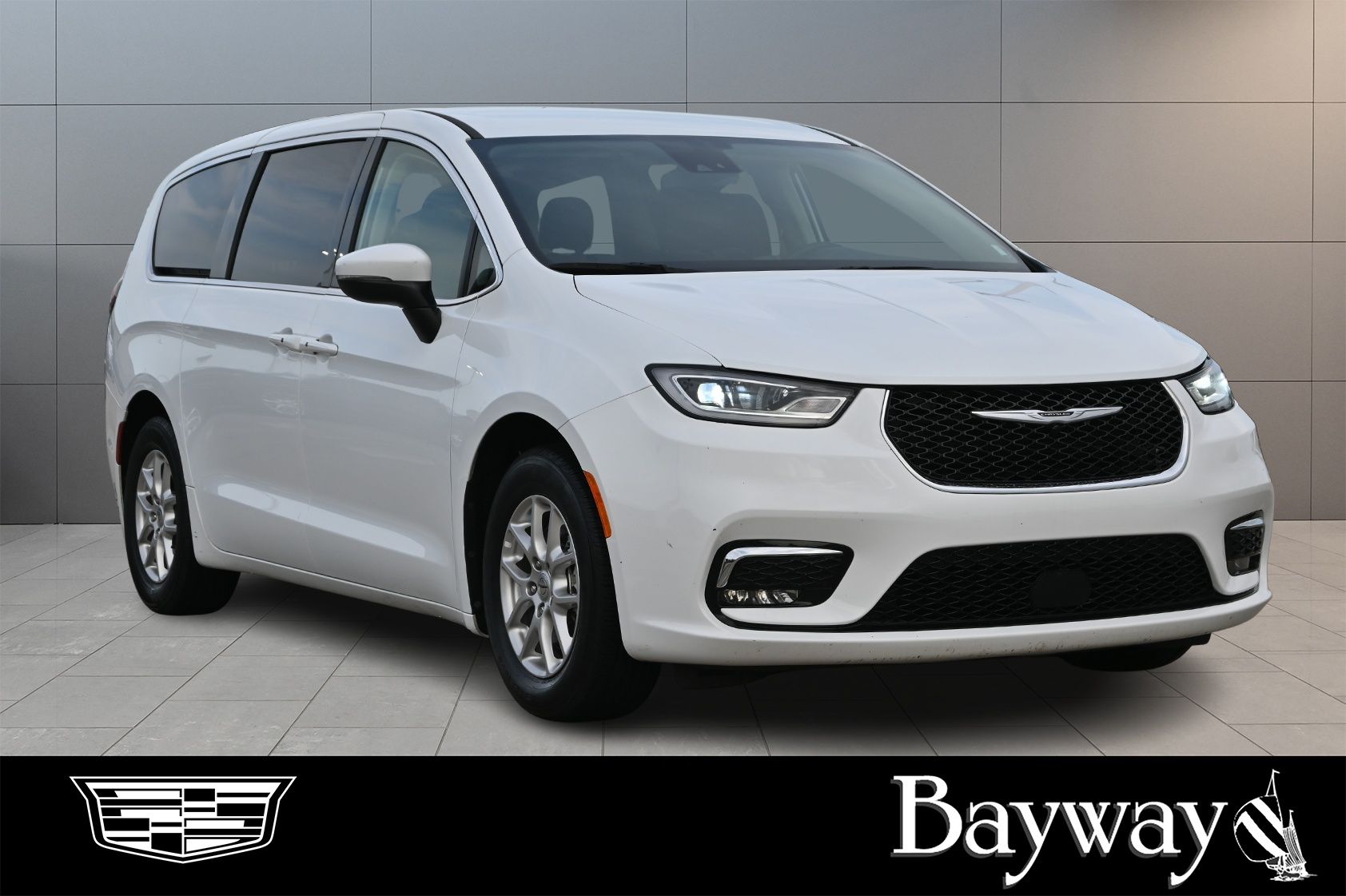 2023 Chrysler Pacifica Touring L White at Durrett Motor Company