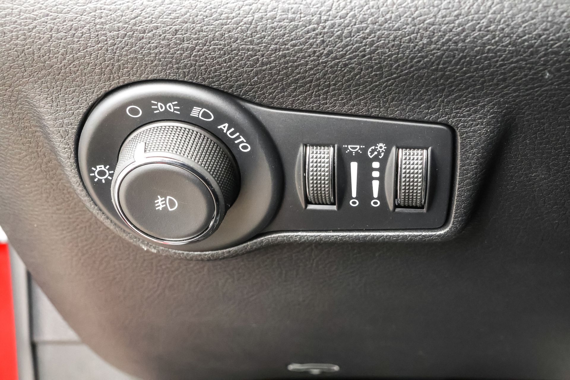 2025 JEEP COMPASS - Image 28