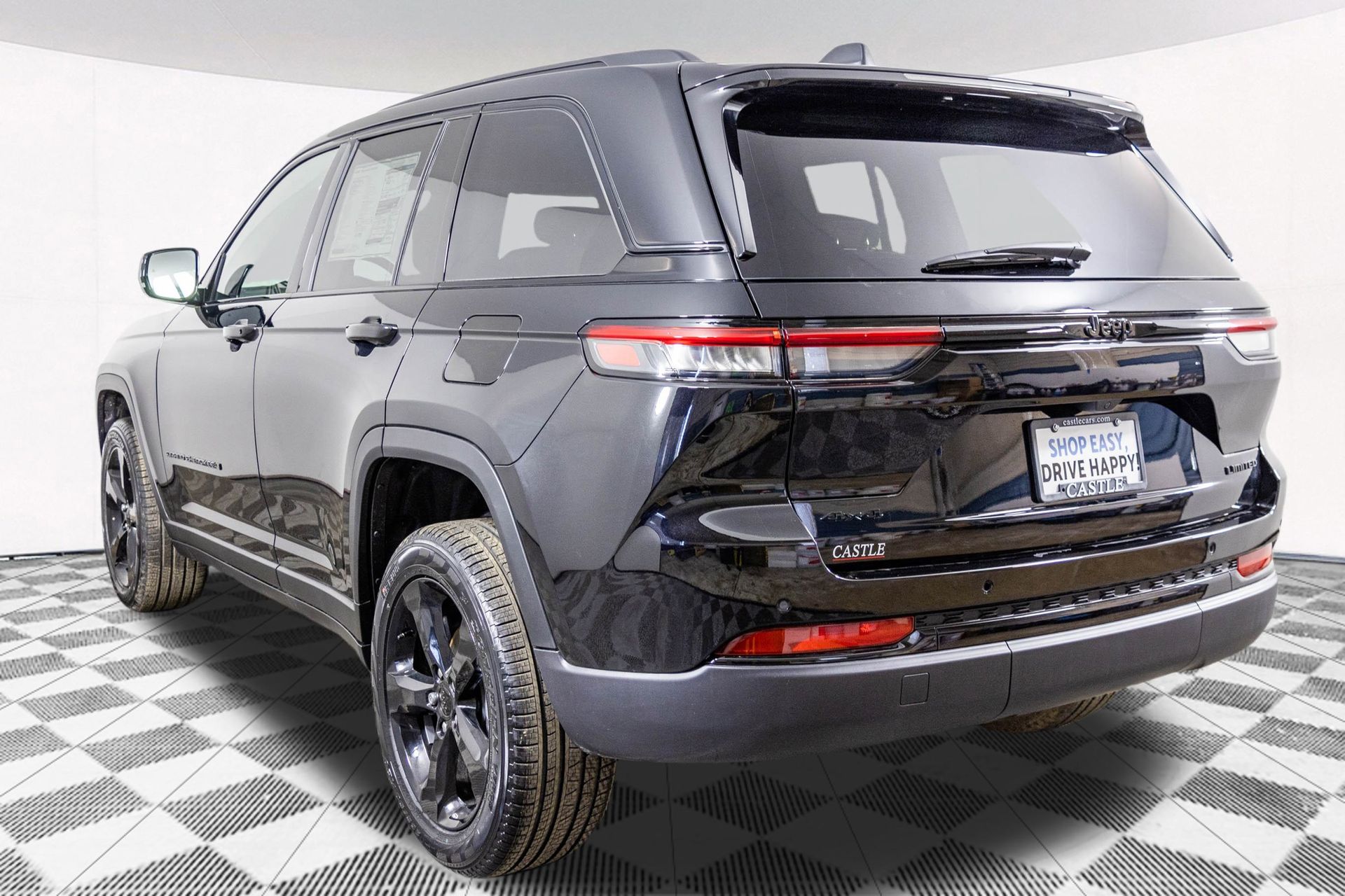 2025 JEEP GRAND CHEROKEE - Image 17