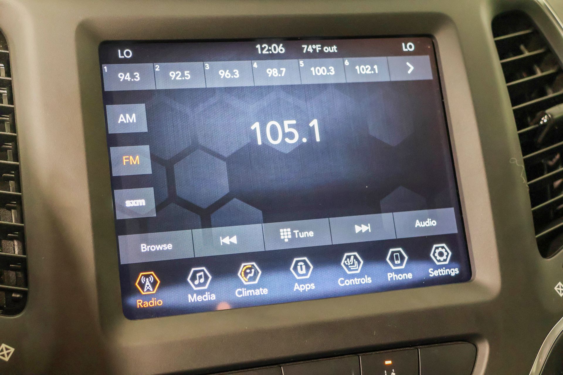 2022 JEEP CHEROKEE - Image 28