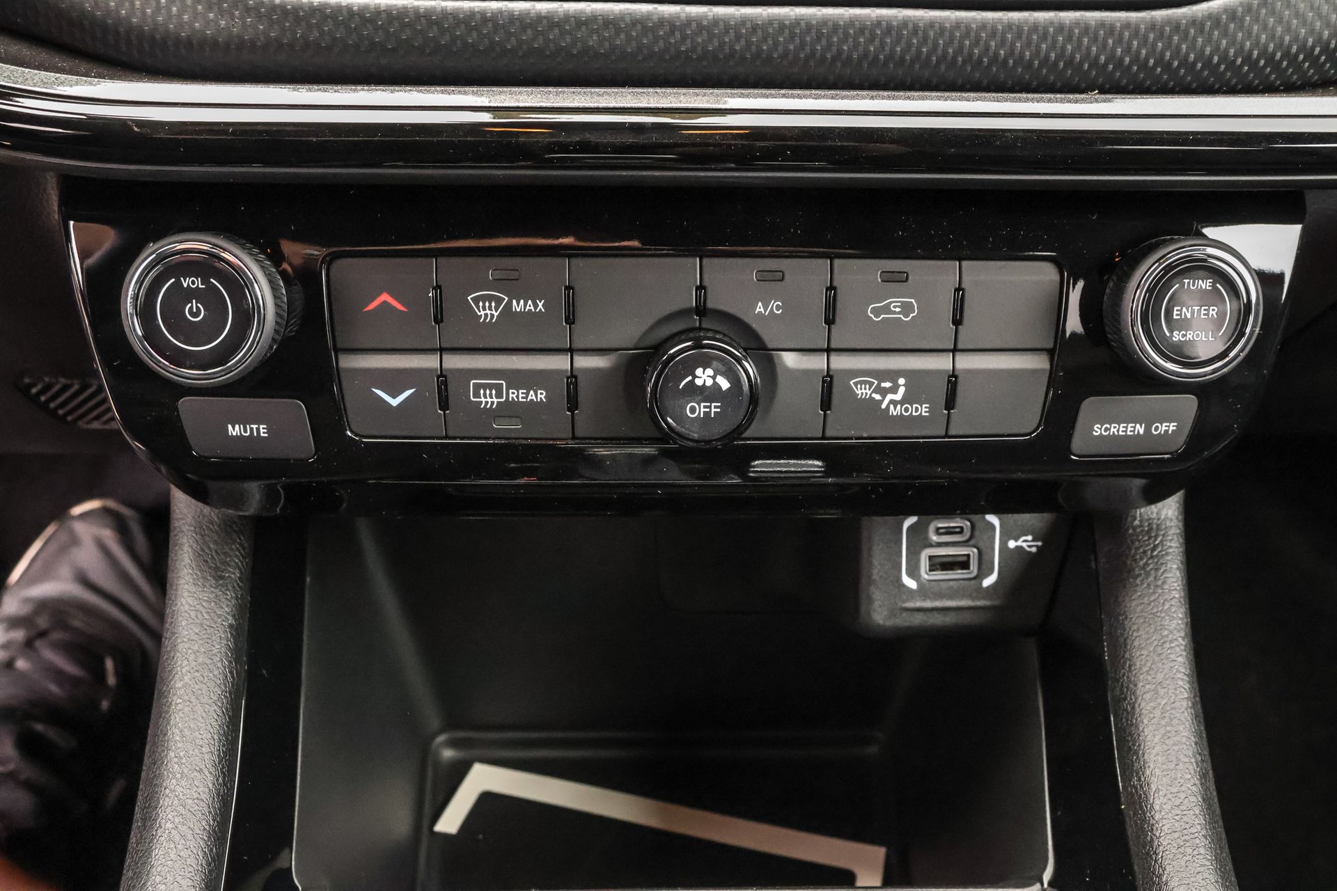 2025 JEEP COMPASS - Image 19