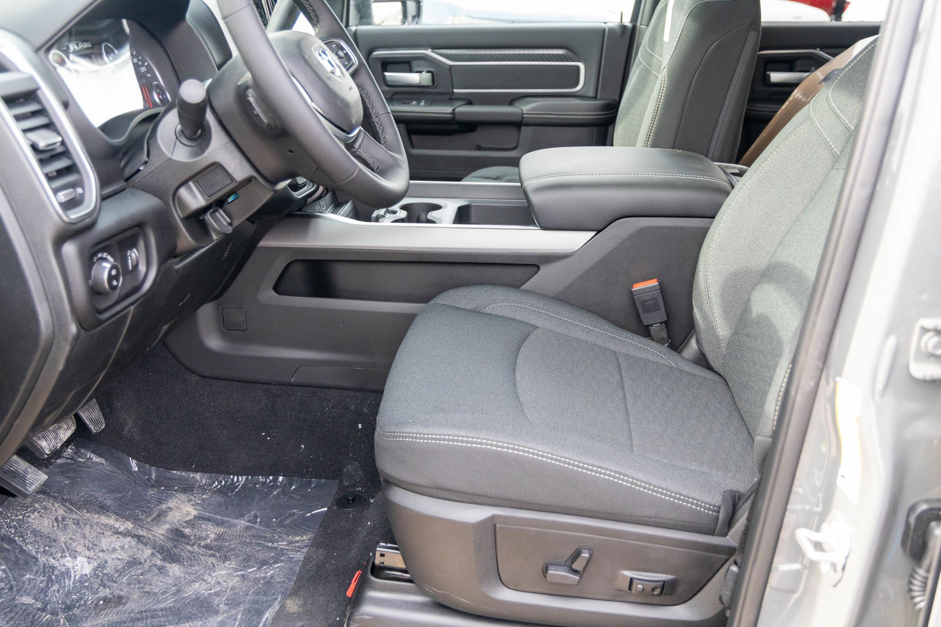 2026 RAM 2500 - Image 4