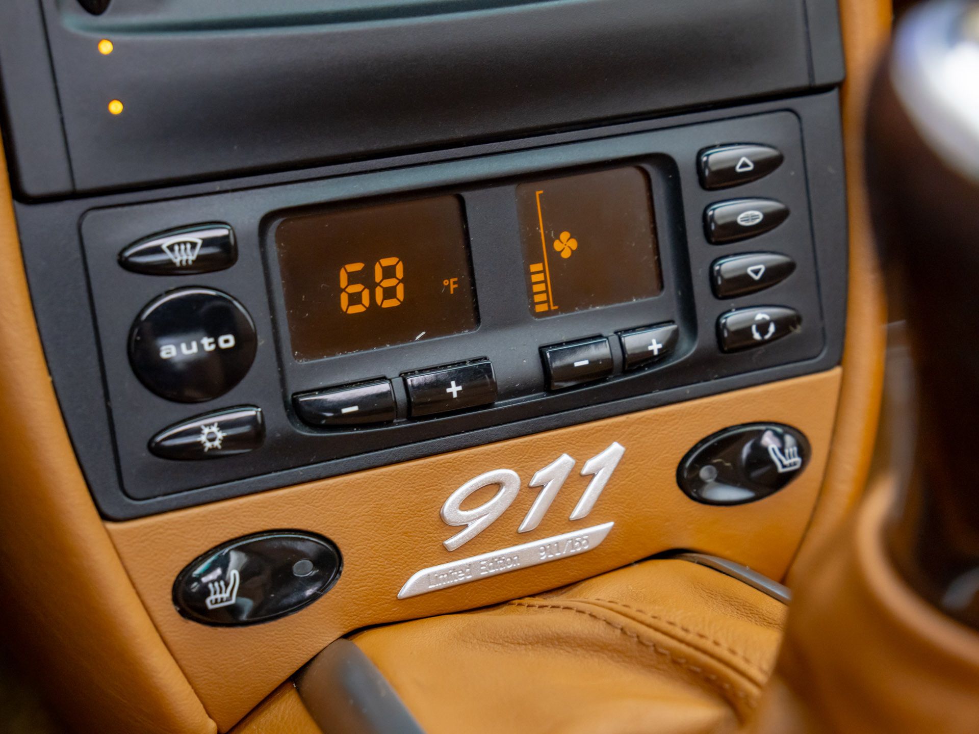 2000 Porsche 911 Carrera photo