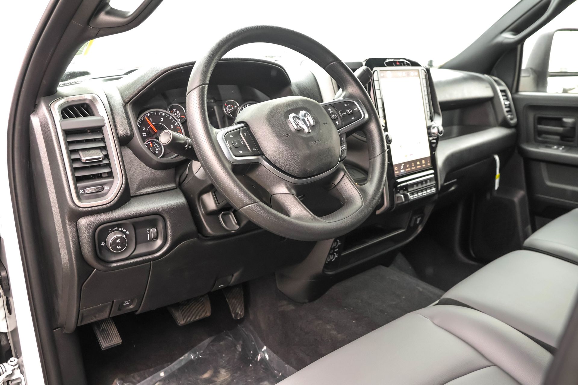 2026 RAM 3500 - Image 3