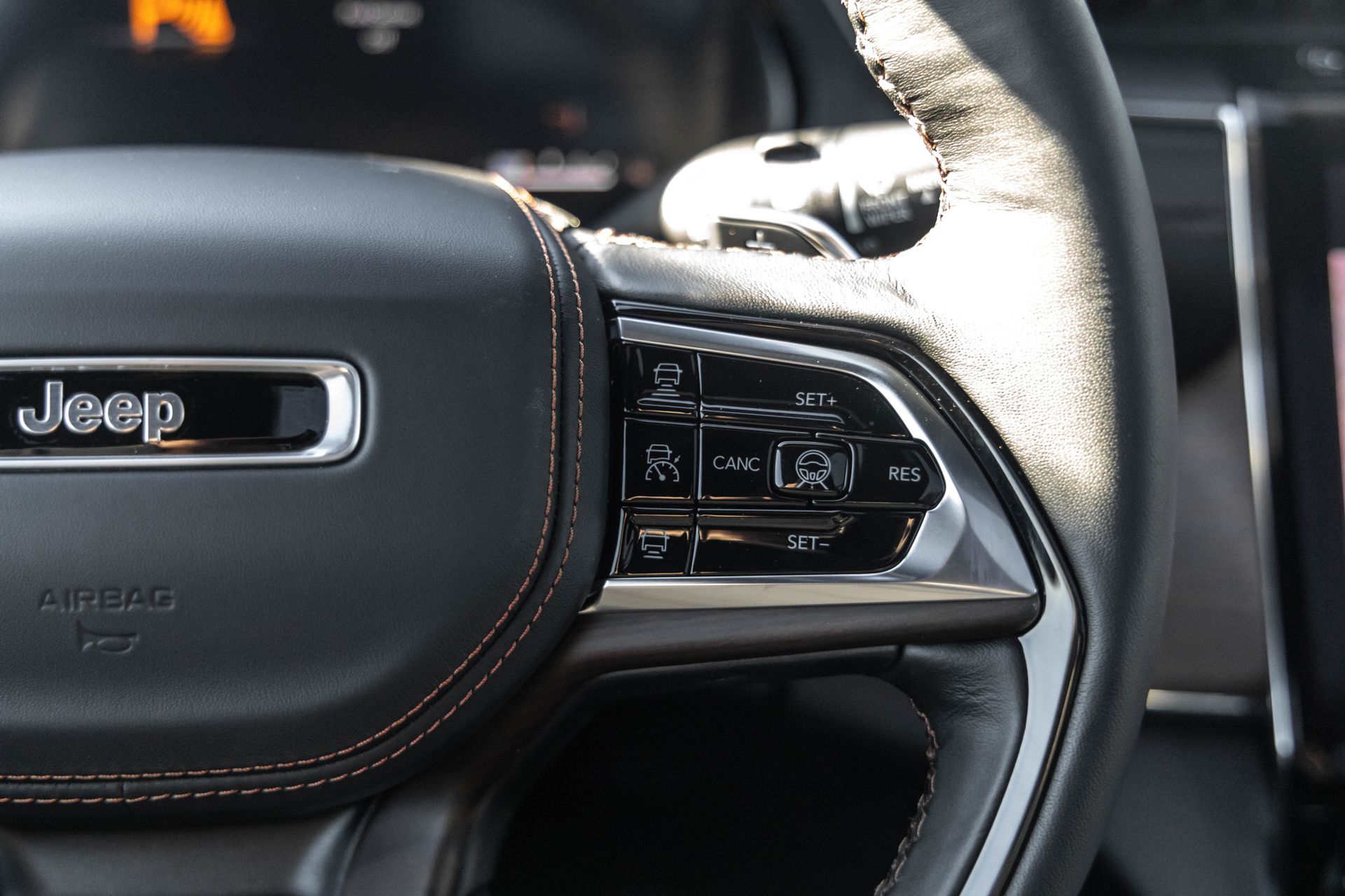 2025 JEEP GRAND CHEROKEE - Image 26