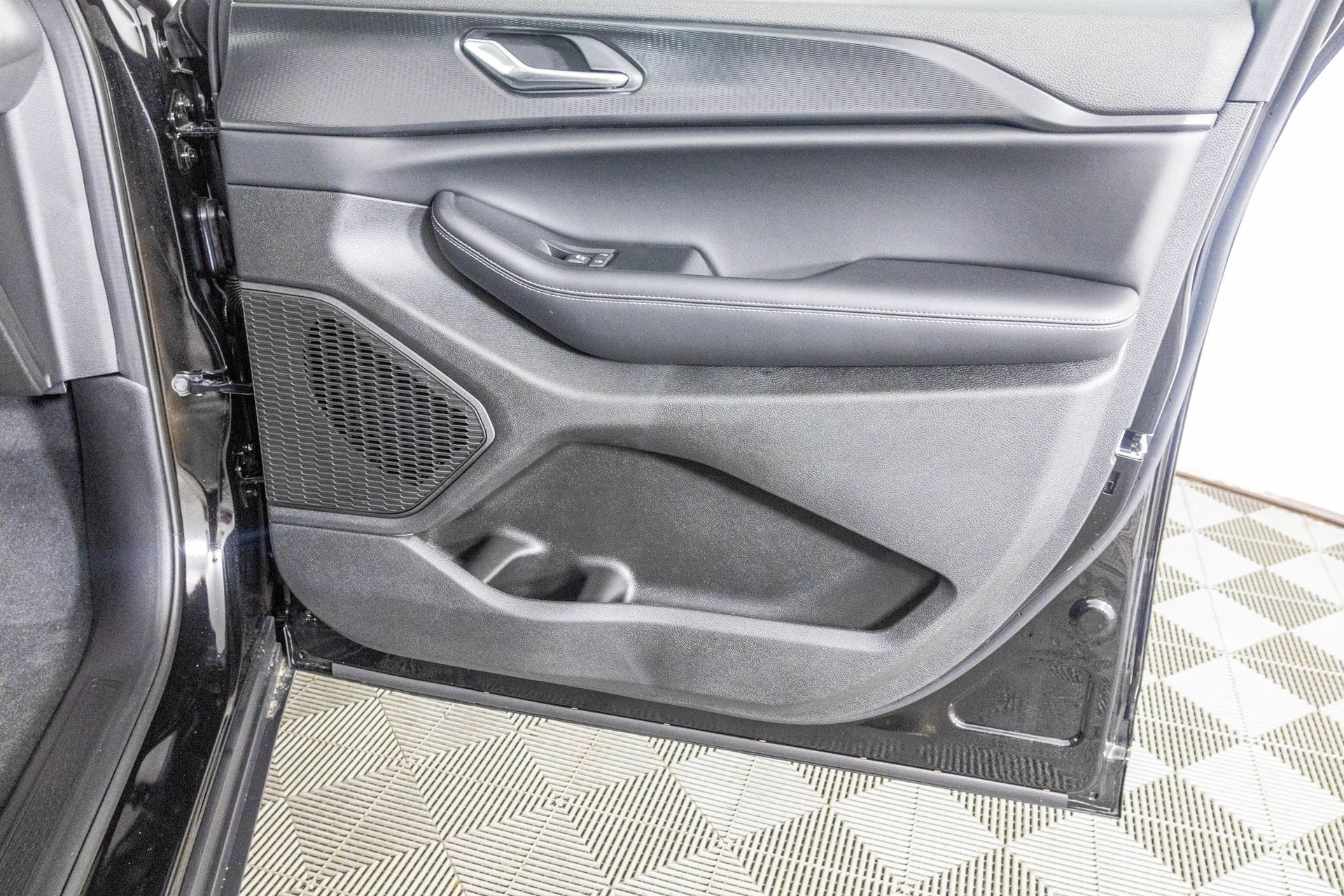 2025 JEEP GRAND CHEROKEE L - Image 36