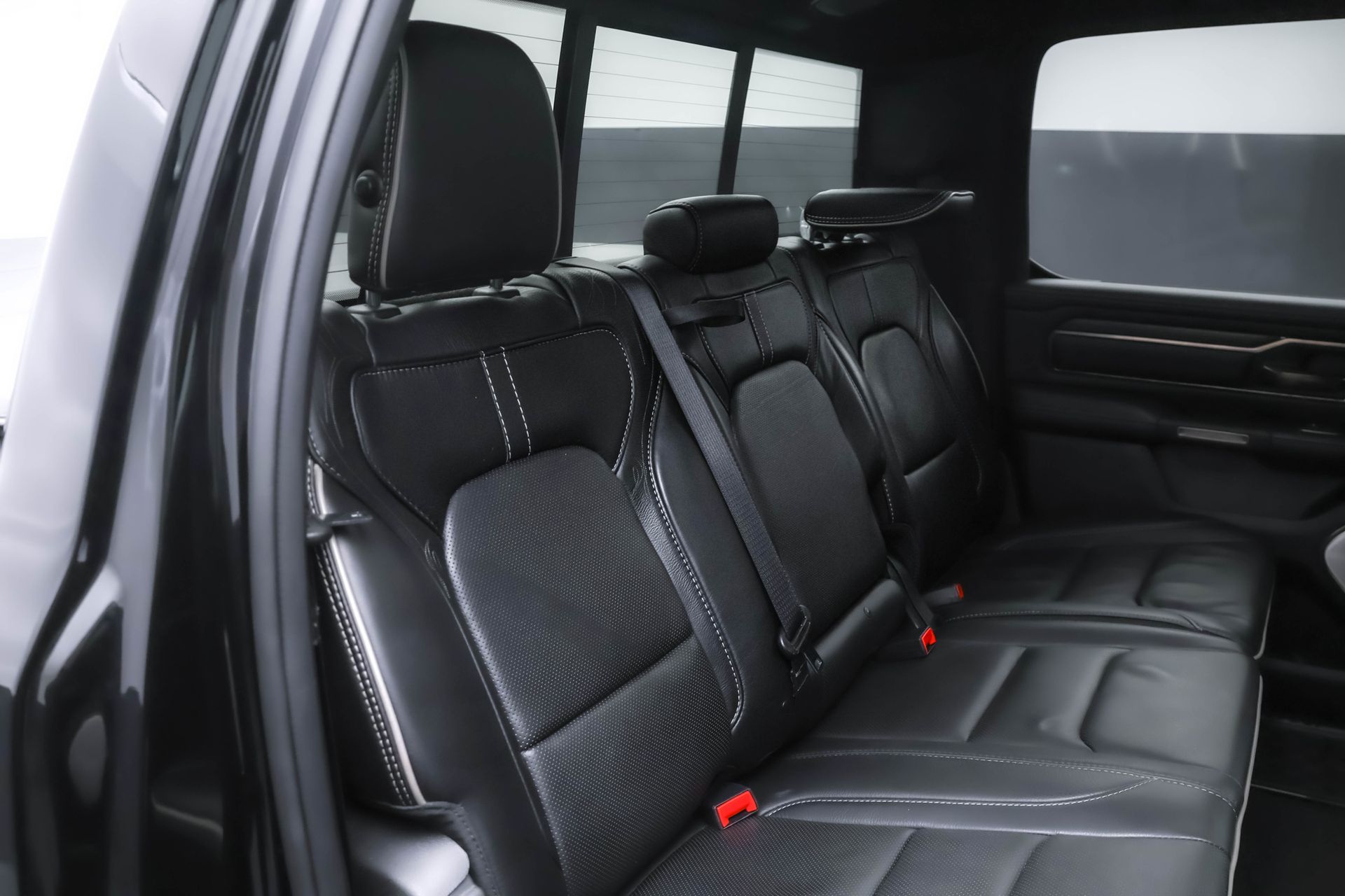 2021 RAM 1500 - Image 37