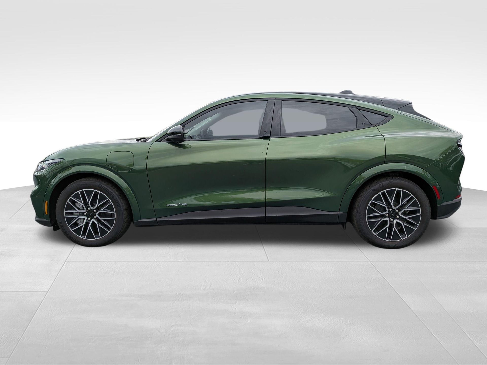 2025 Ford Mustang Mach-E Premium - 8