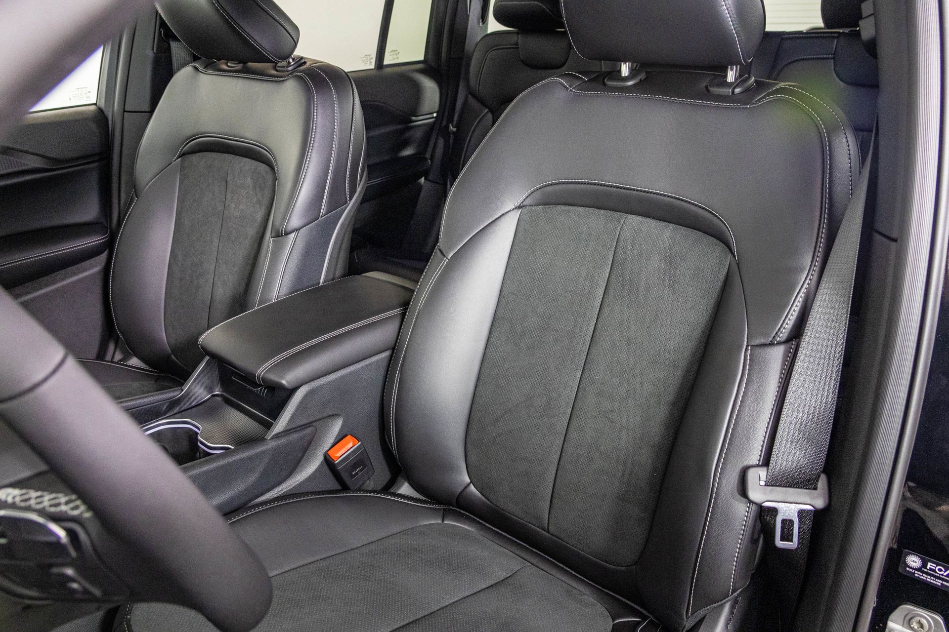 2025 JEEP GRAND CHEROKEE - Image 19