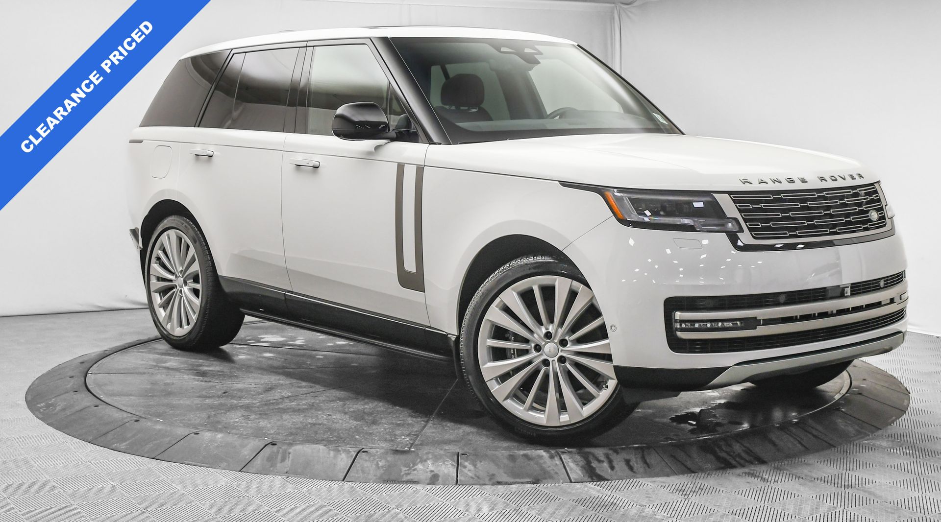 2025 Land Rover Range Rover SE
