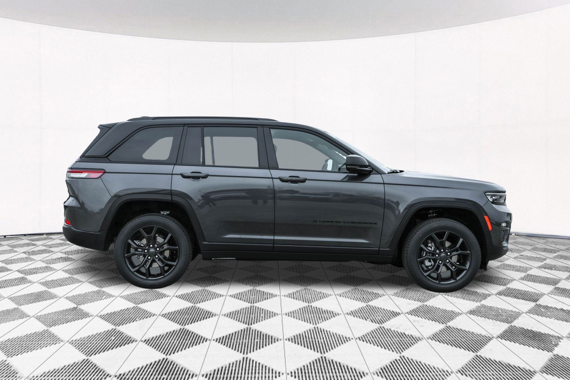 2025 JEEP GRAND CHEROKEE - Image 14