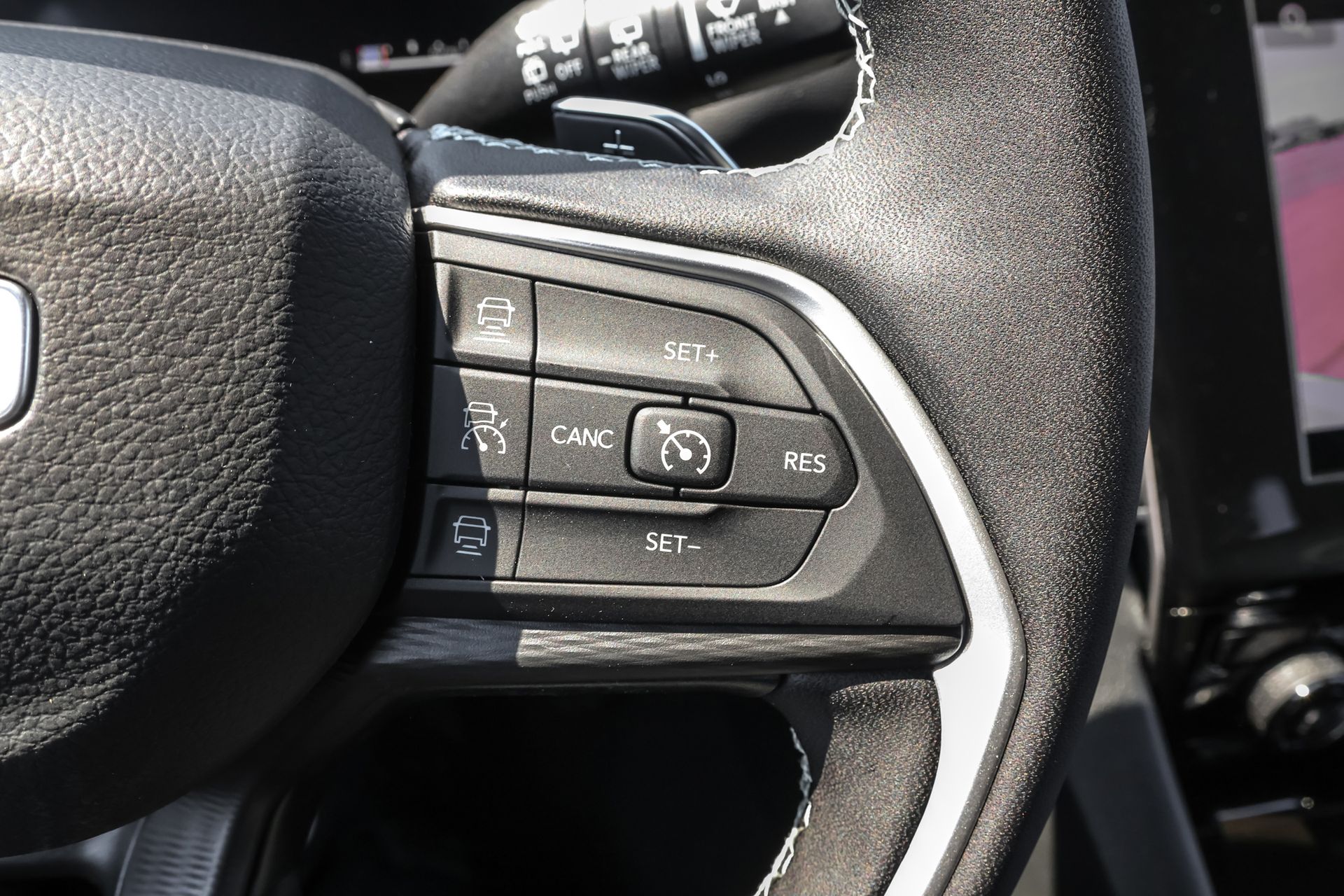 2025 JEEP GRAND CHEROKEE - Image 24