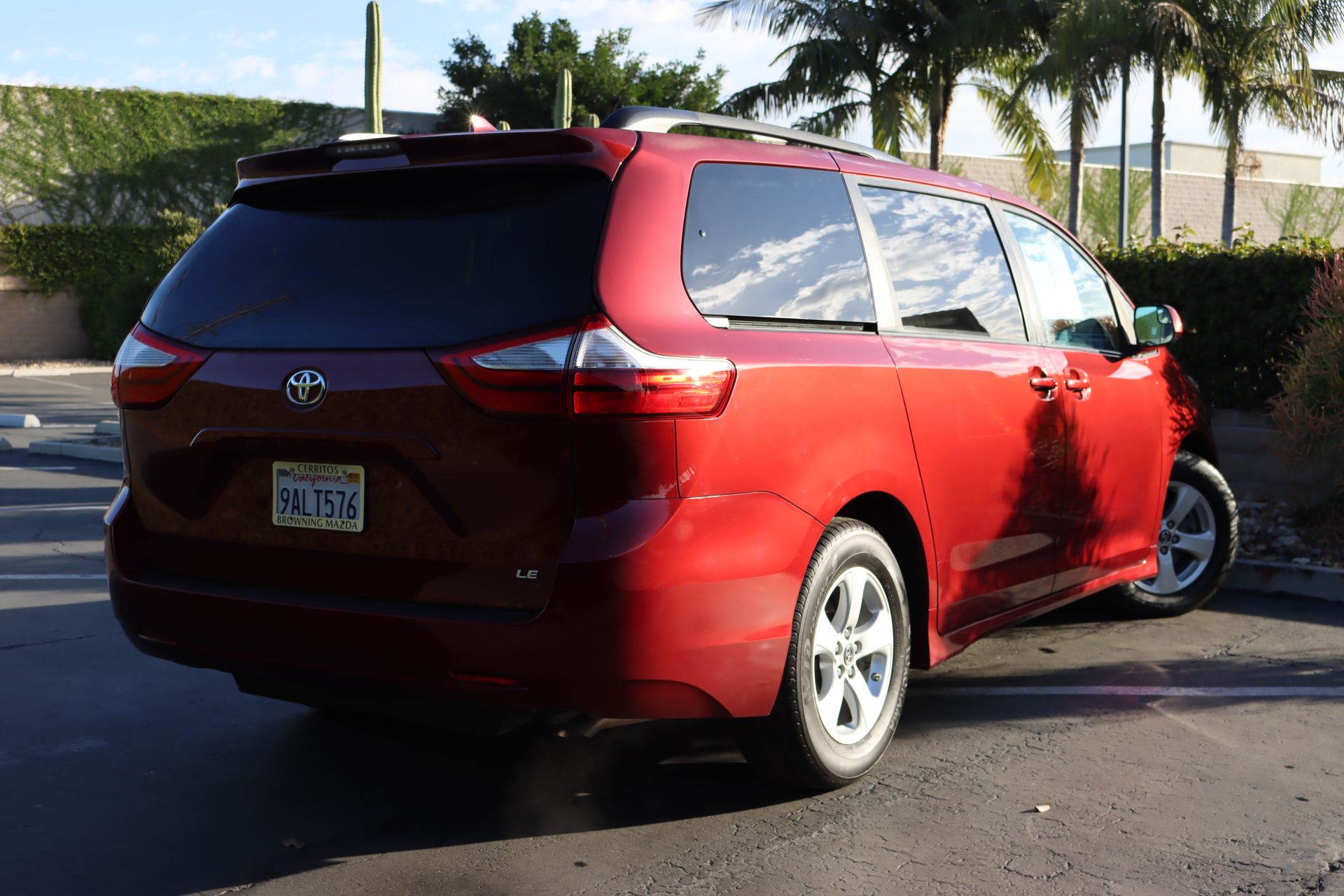 2018 Toyota Sienna LE photo