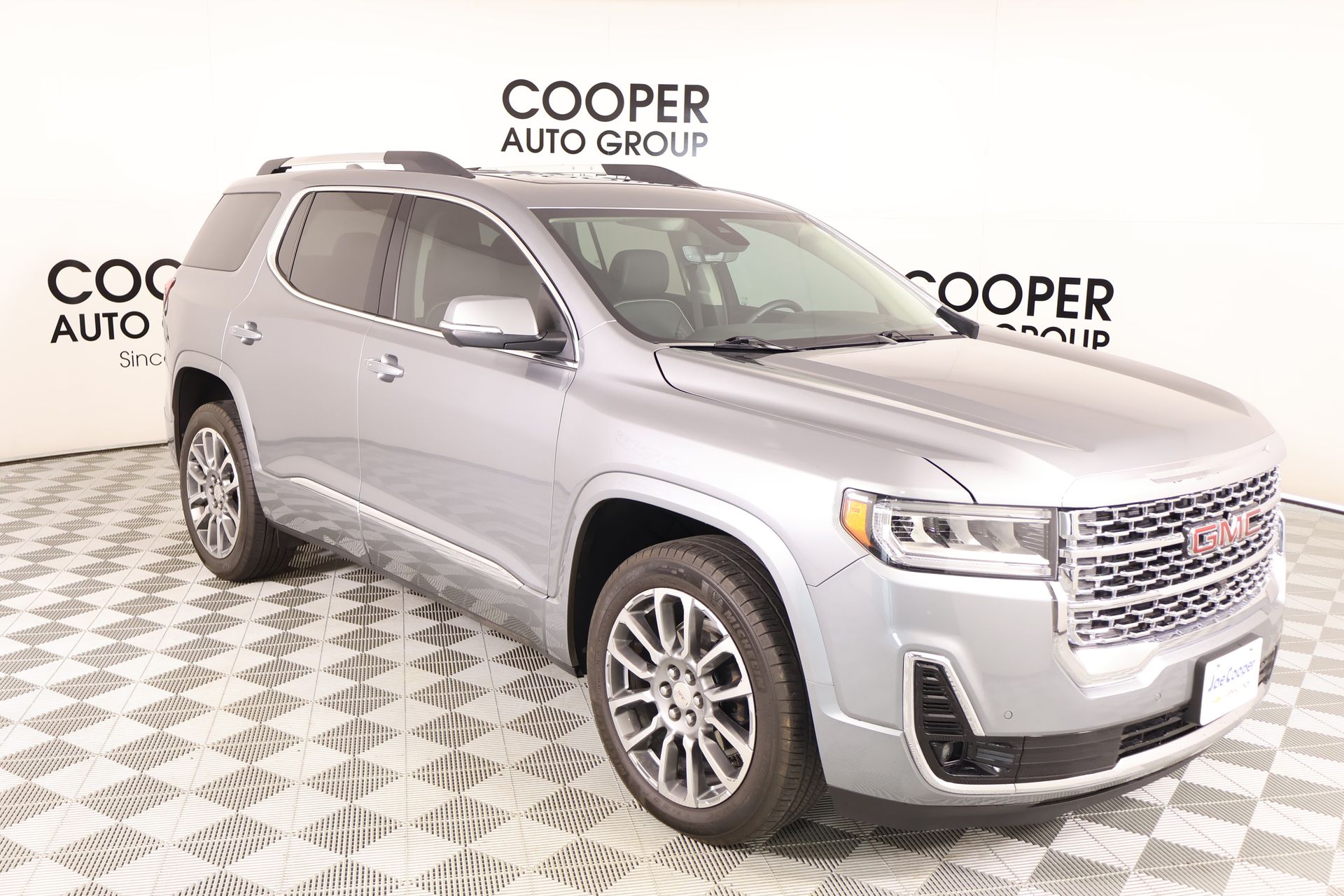 2023 GMC Acadia Denali FWD