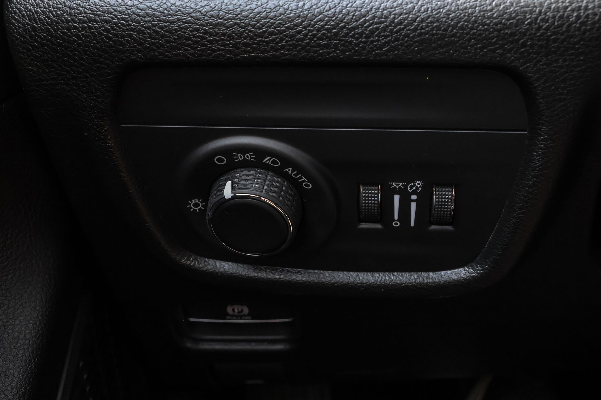 2025 JEEP GRAND CHEROKEE - Image 27