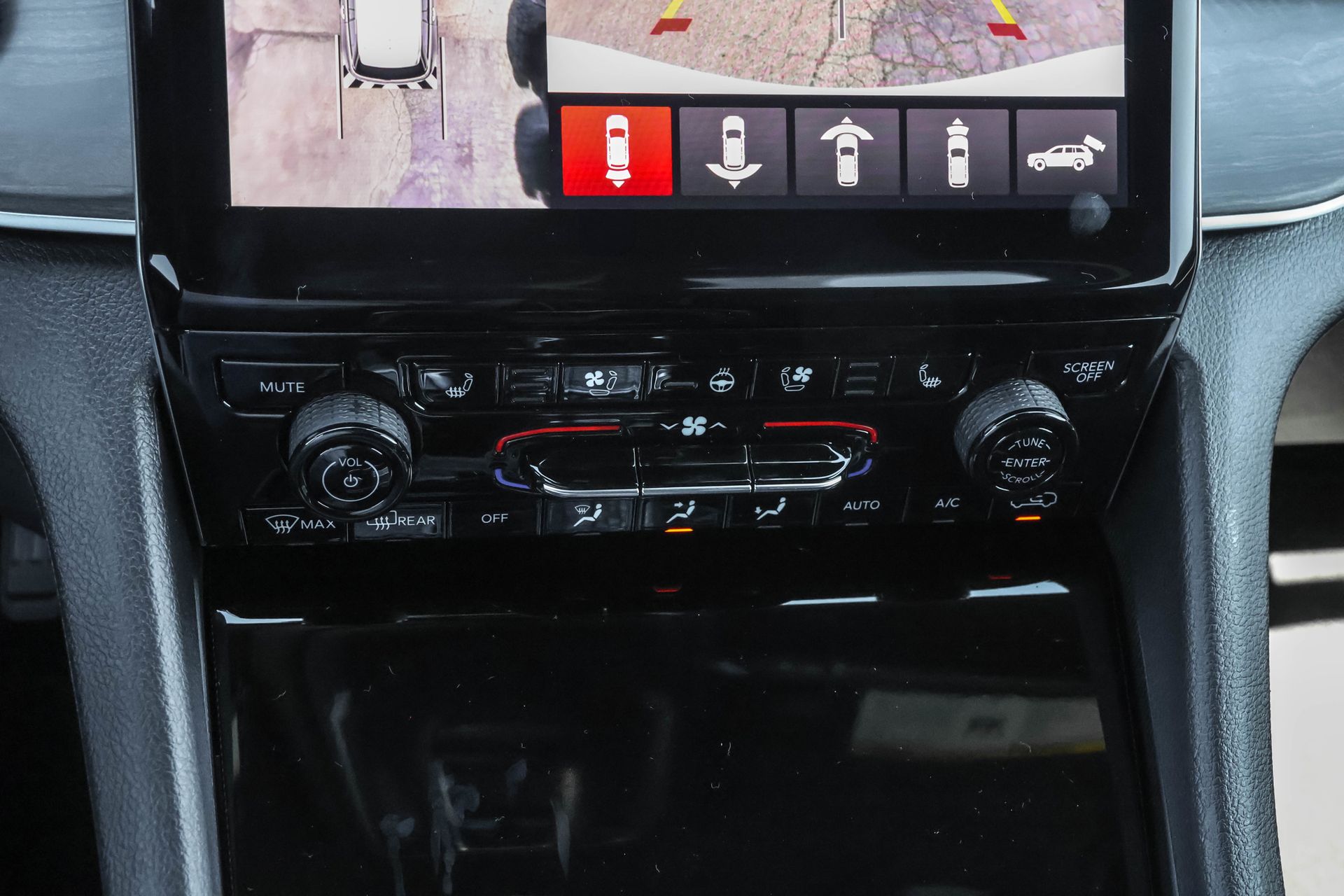 2025 JEEP GRAND CHEROKEE - Image 18