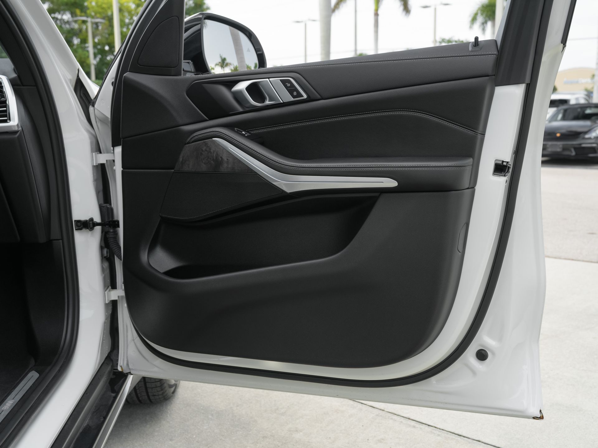 2023 BMW X5 45e - Photo 39