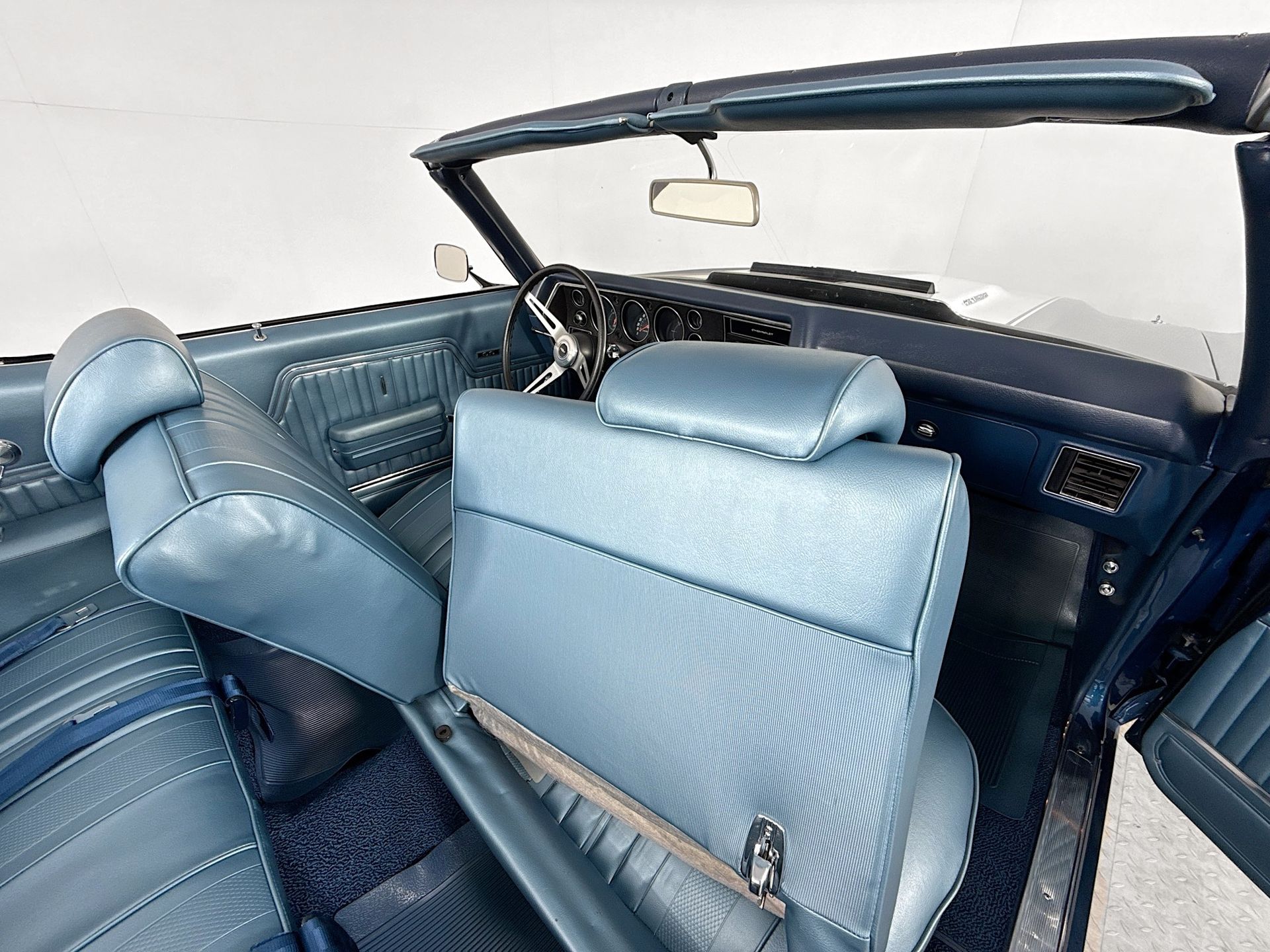 Used 1970 Blue Chevrolet SS image 21