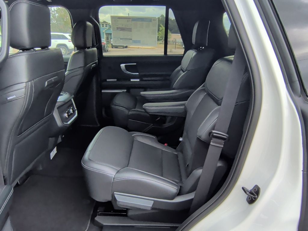 2025 Ford Expedition Platinum - 10