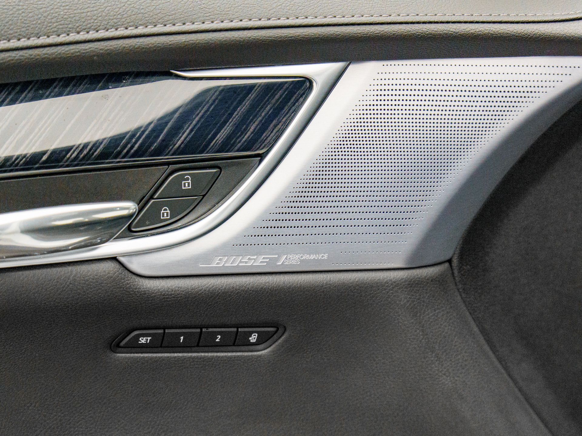 2024 Cadillac XT6 Premium Luxury photo