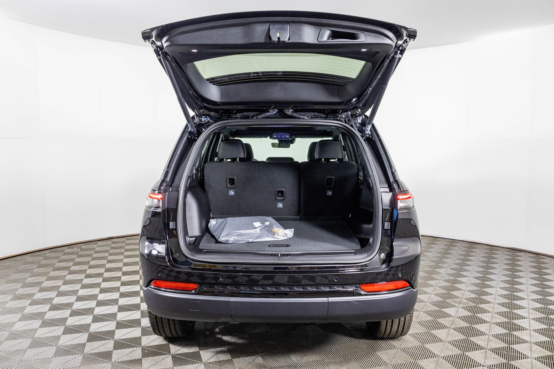 2025 JEEP GRAND CHEROKEE - Image 33