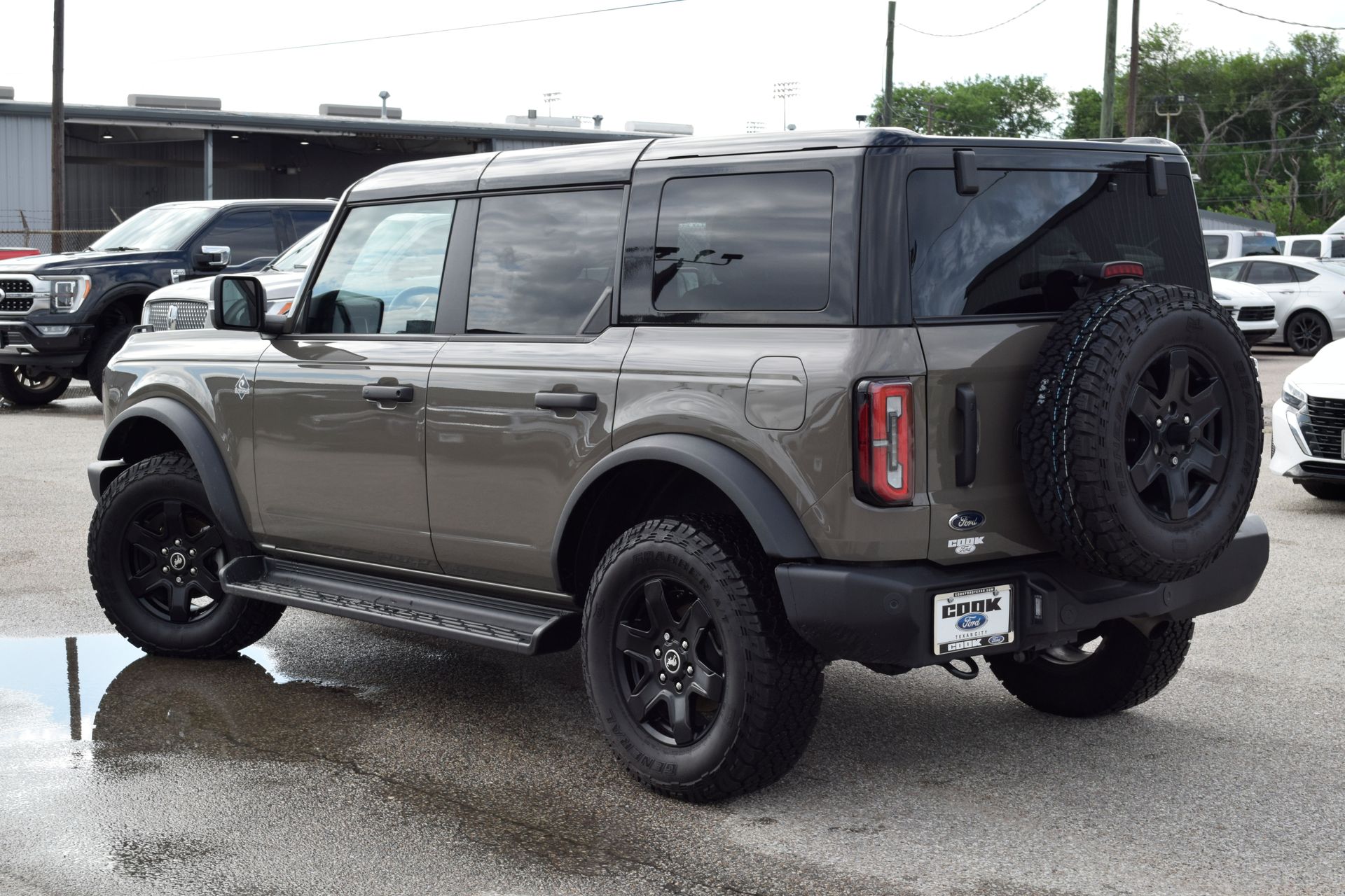 2025 Ford Bronco Outer Banks Gray at DeMontrond Auto Country
