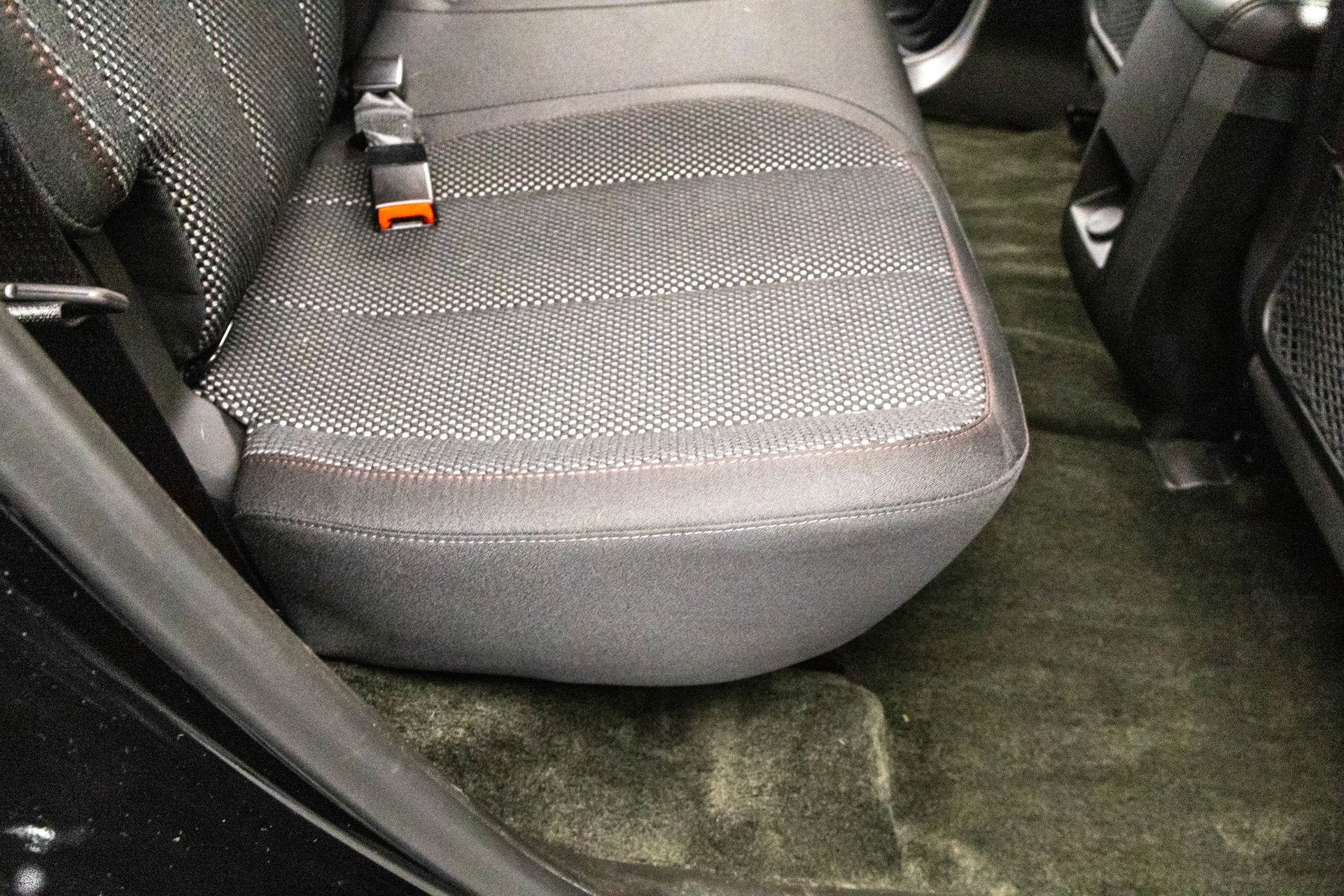 2017 CHEVROLET EQUINOX - Image 32