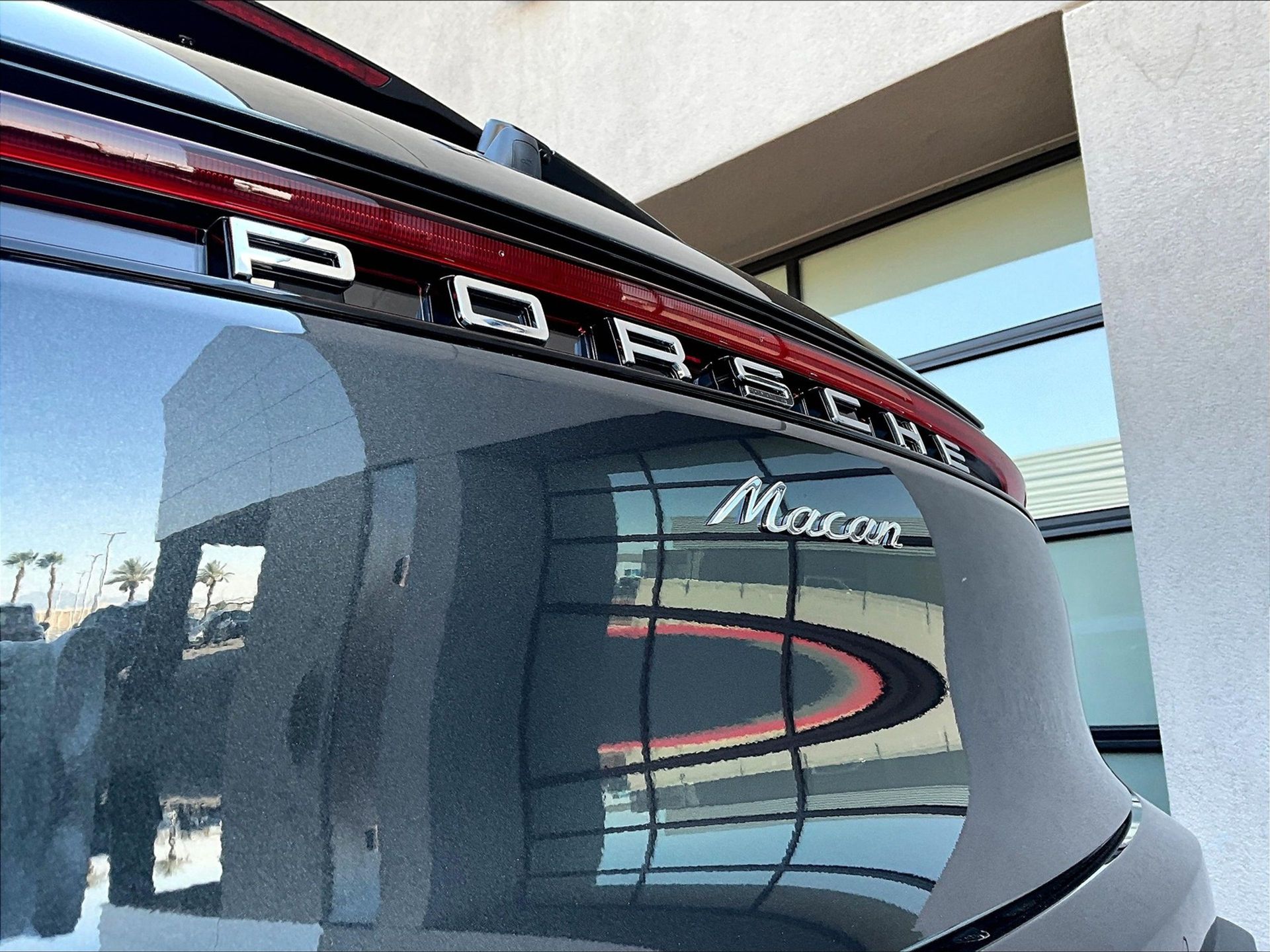 2025 Macan picture #23