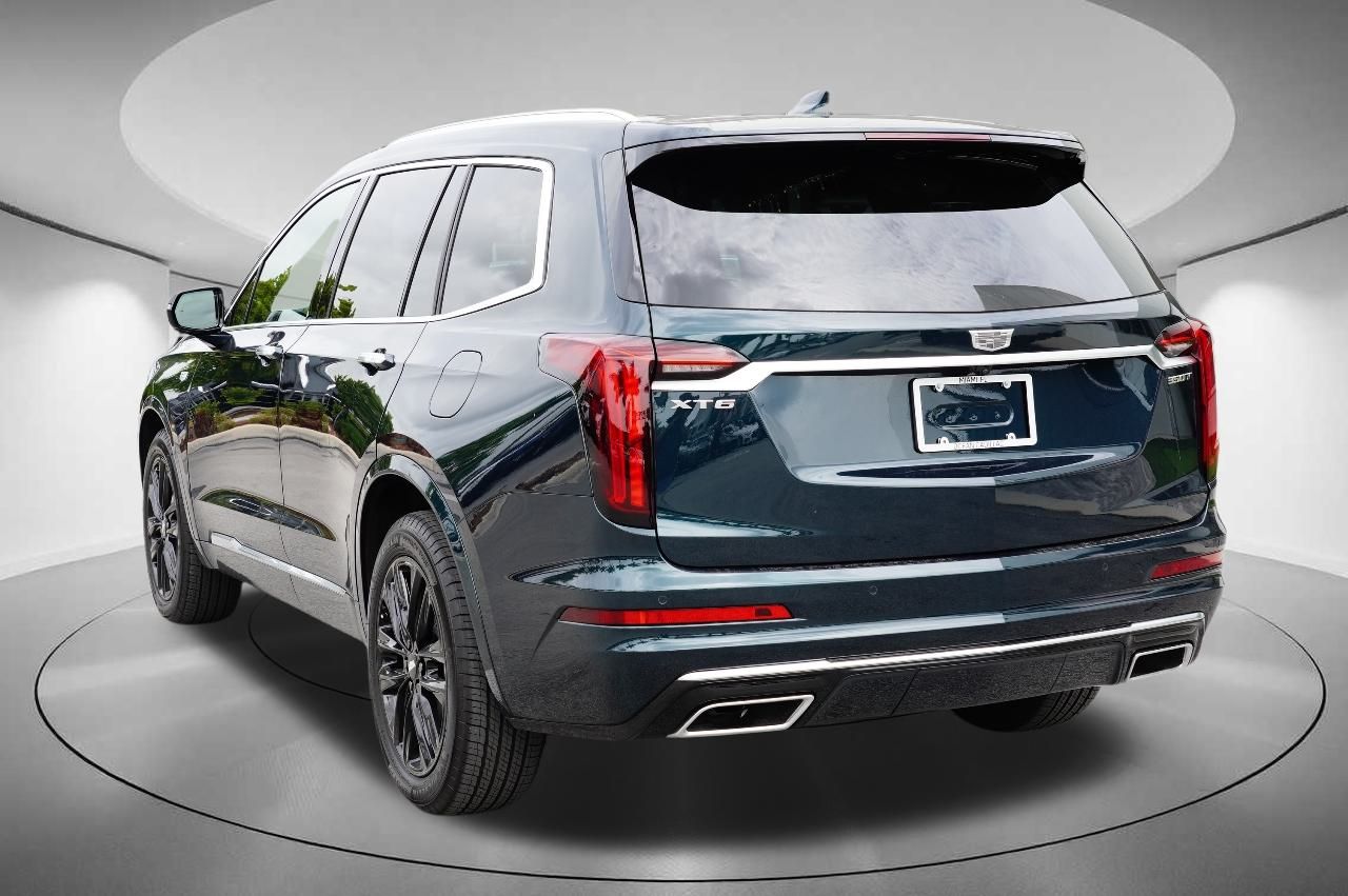 2024 Cadillac XT6 Luxury 3