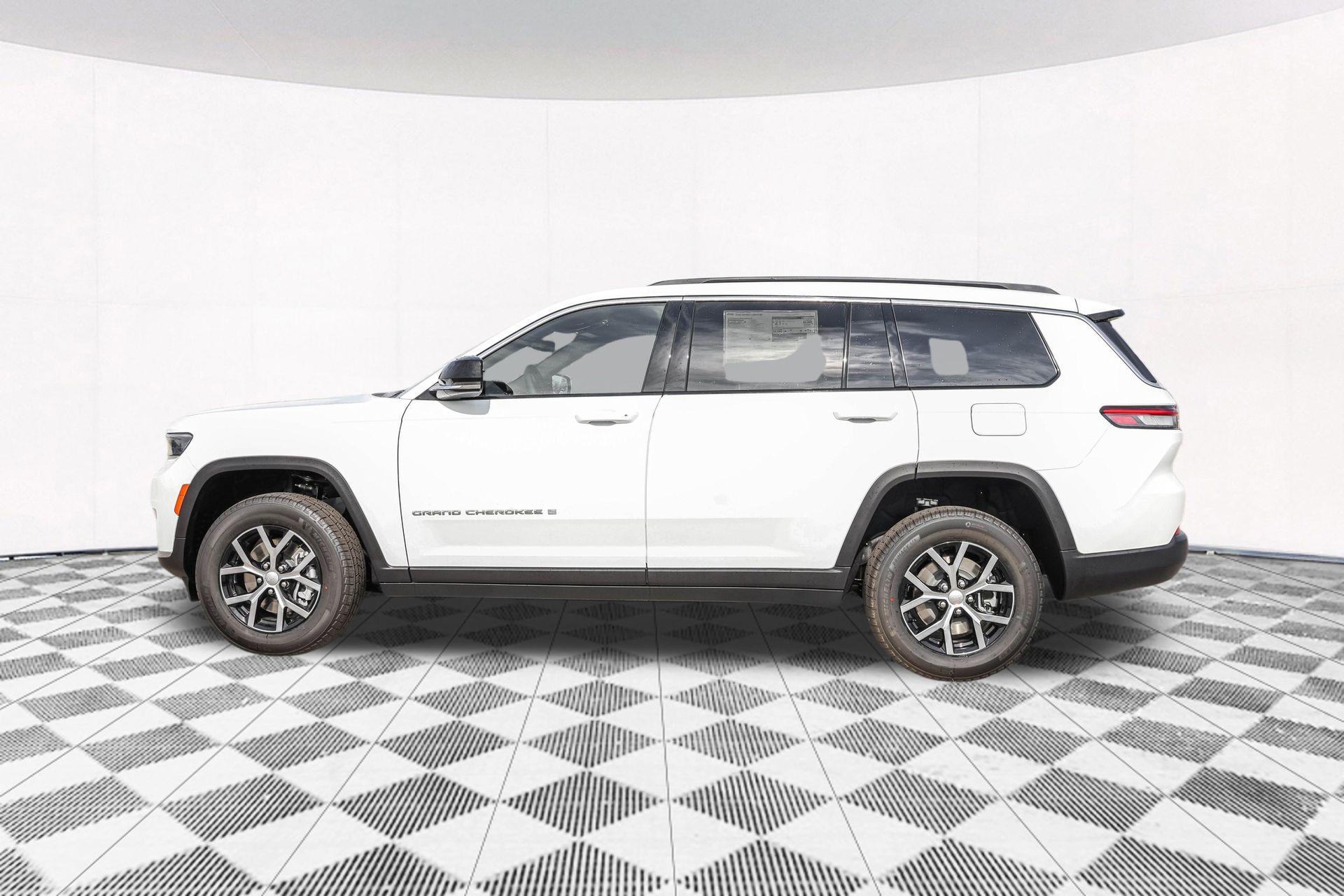 2025 JEEP GRAND CHEROKEE L - Image 11