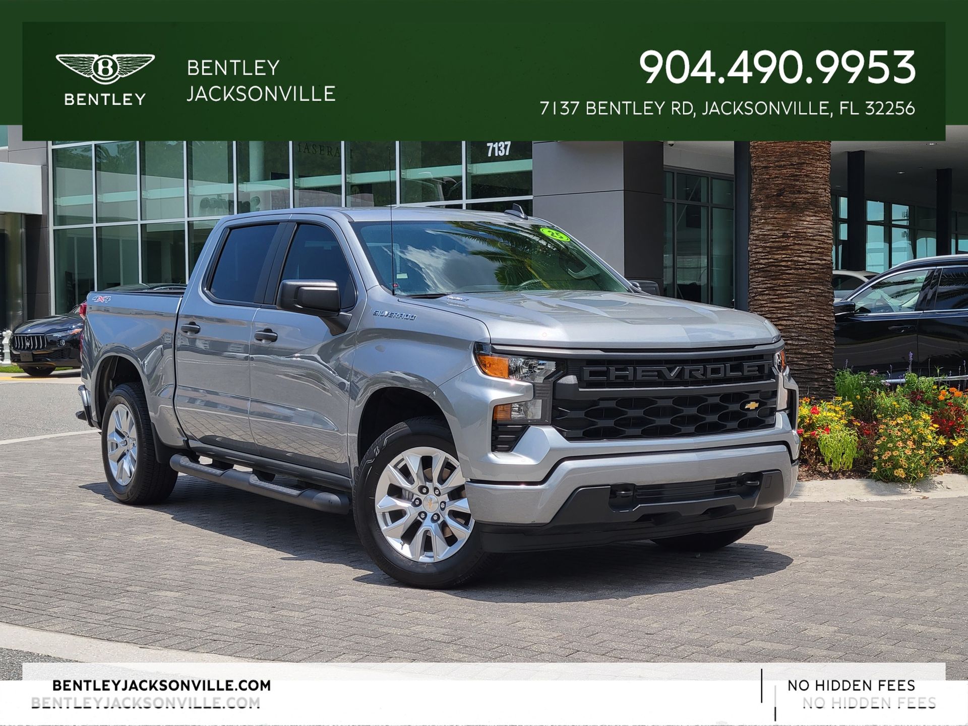 Sterling Gray Metallic 2025 Chevrolet Silverado 1500 Pickup Truck Four-Wheel Drive 8-Speed Automatic