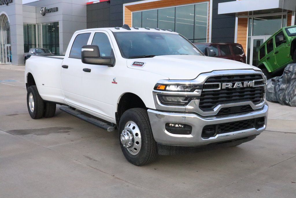 2026 RAM 3500 Tradesman Crew Cab LB DRW 4WD