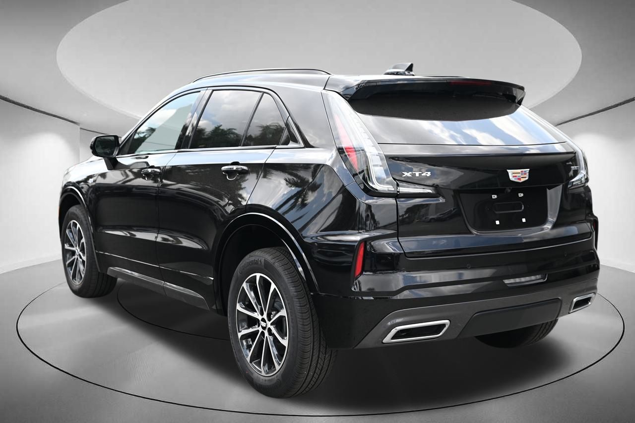 2024 Cadillac XT4 Sport 3