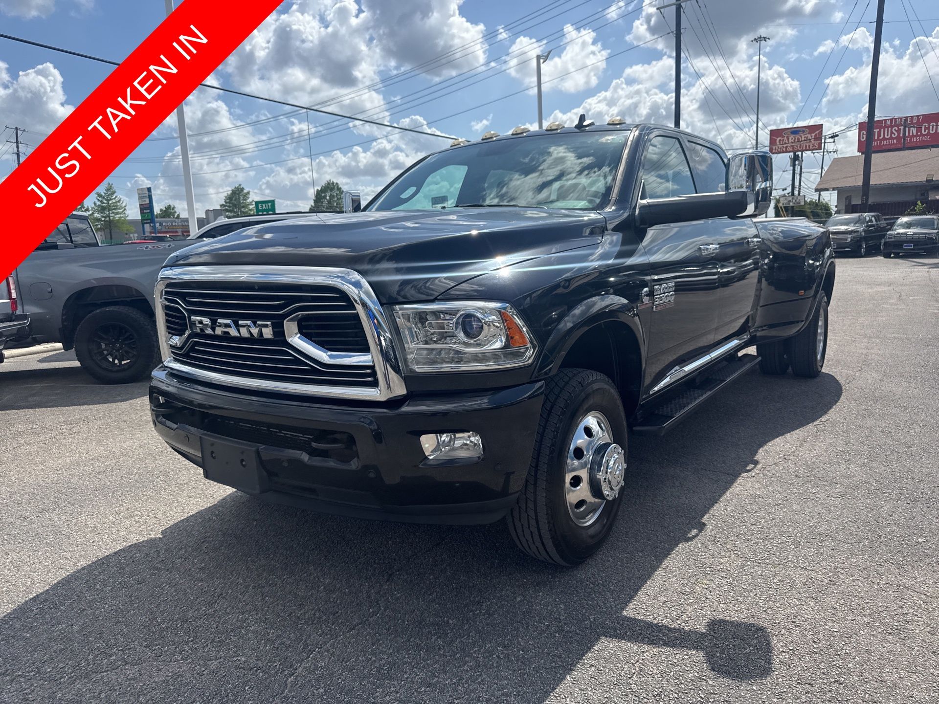 Brilliant Black Crystal Pearlcoat 2018 RAM 3500 Laramie Limited Crew Cab LB DRW 4WD Pickup Truck Four-Wheel Drive 6-Speed Automatic