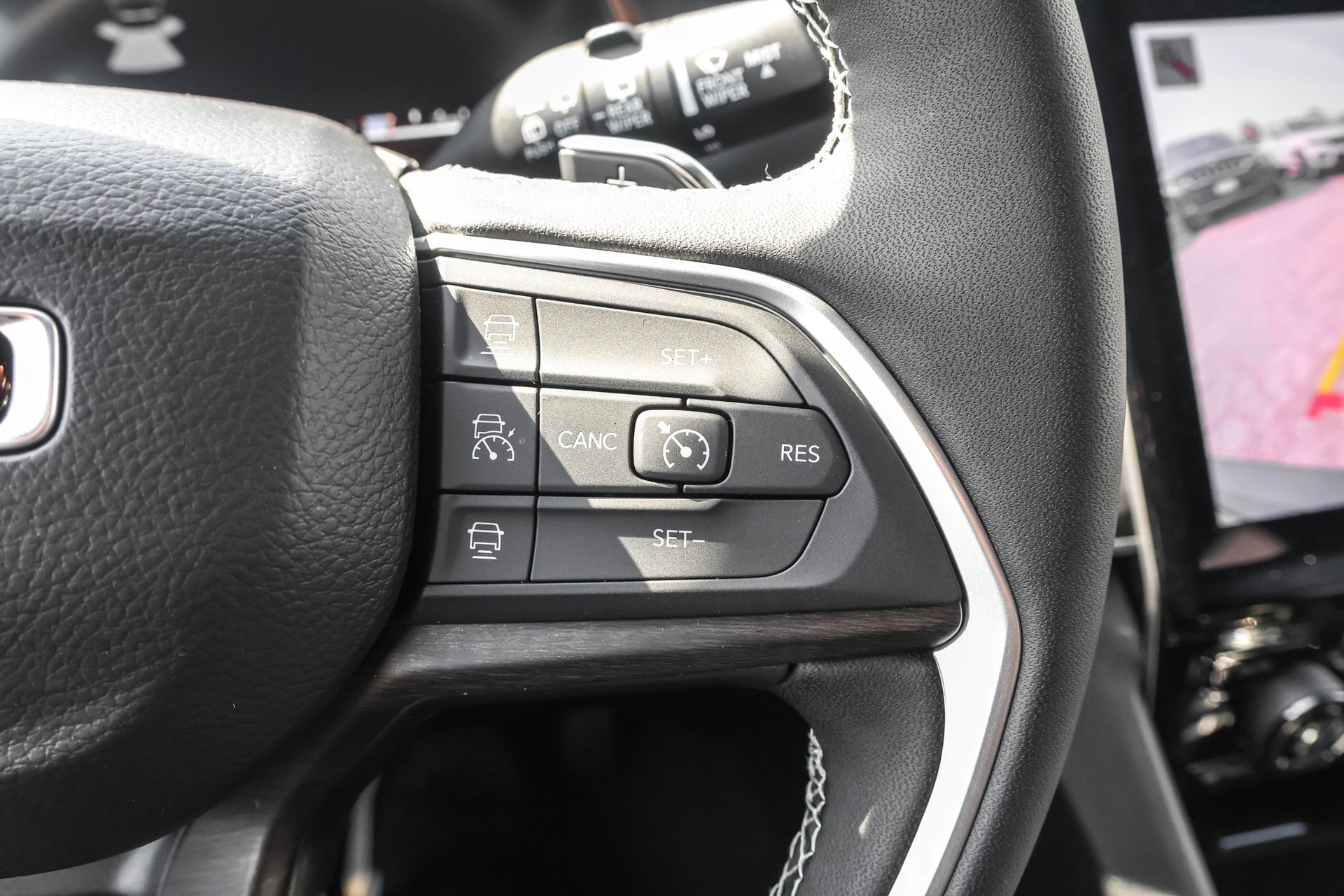 2025 JEEP GRAND CHEROKEE - Image 26