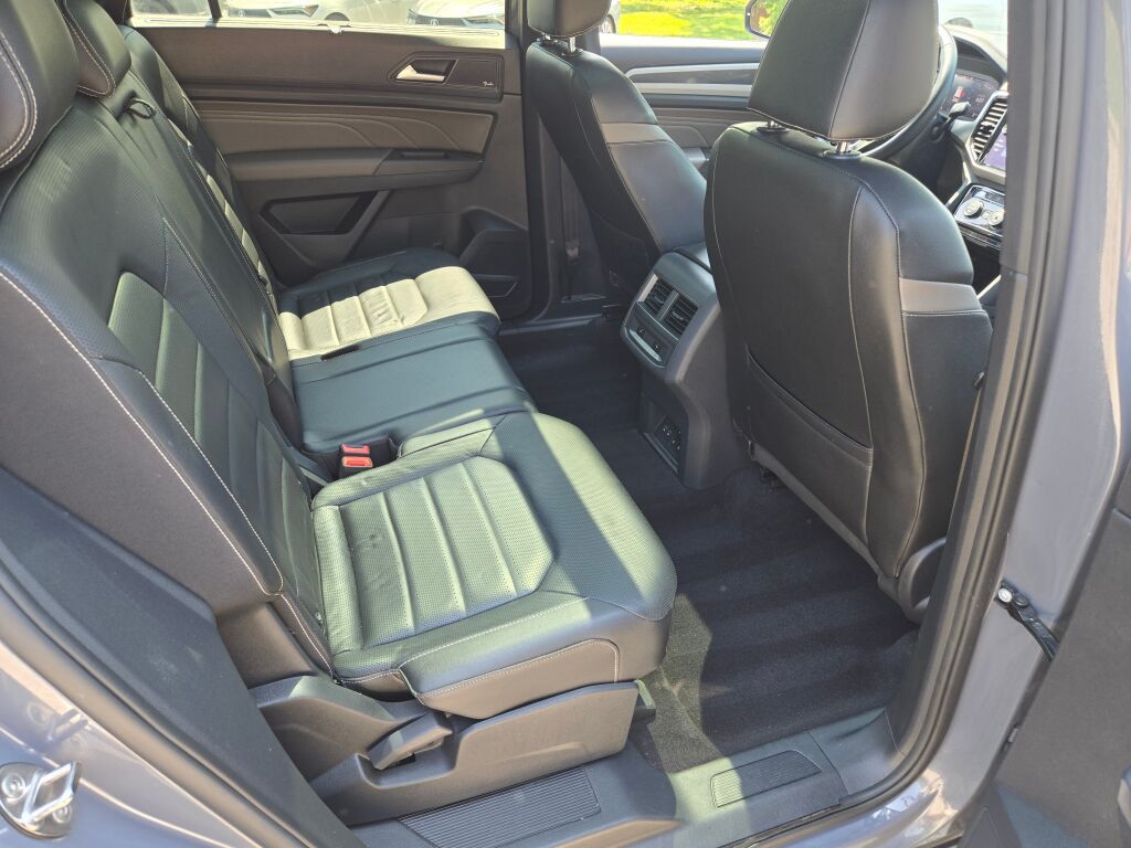 2021 Volkswagen Atlas Cross Sport SE Premium photo 10