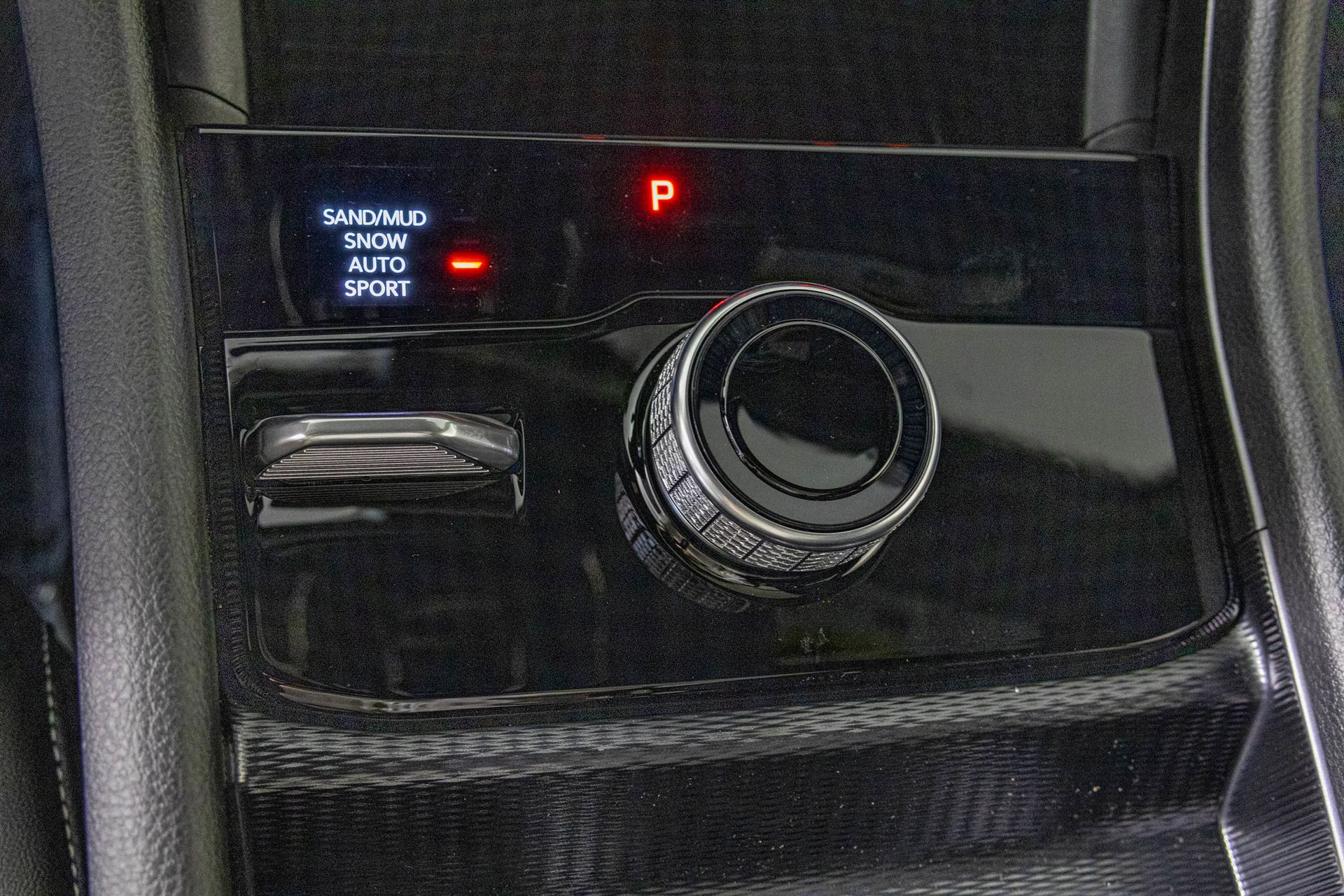 2025 JEEP GRAND CHEROKEE - Image 25