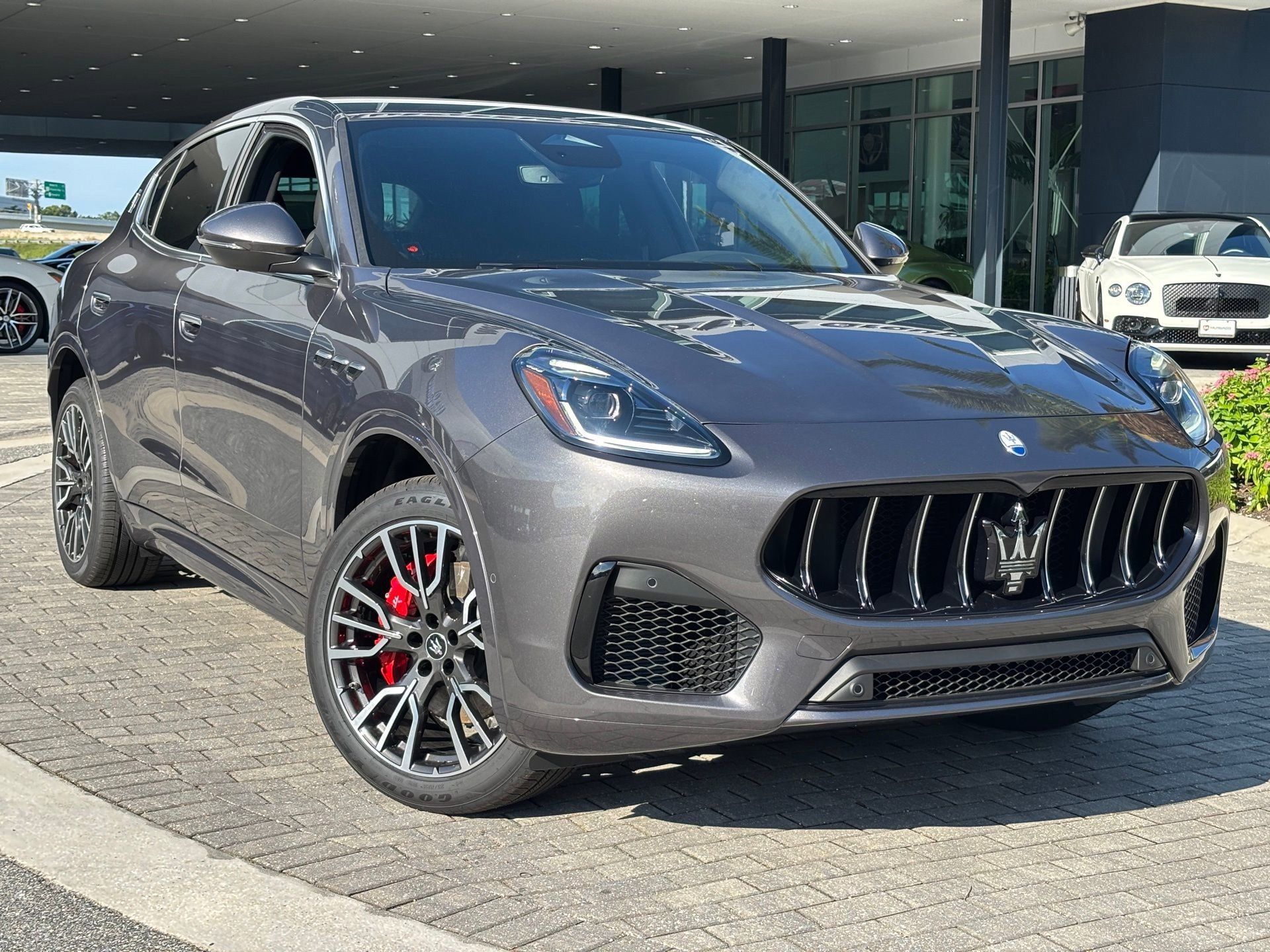 Grigio Lava Opaco 2025 Maserati Grecale SUV / Crossover All-Wheel Drive 8-Speed Automatic