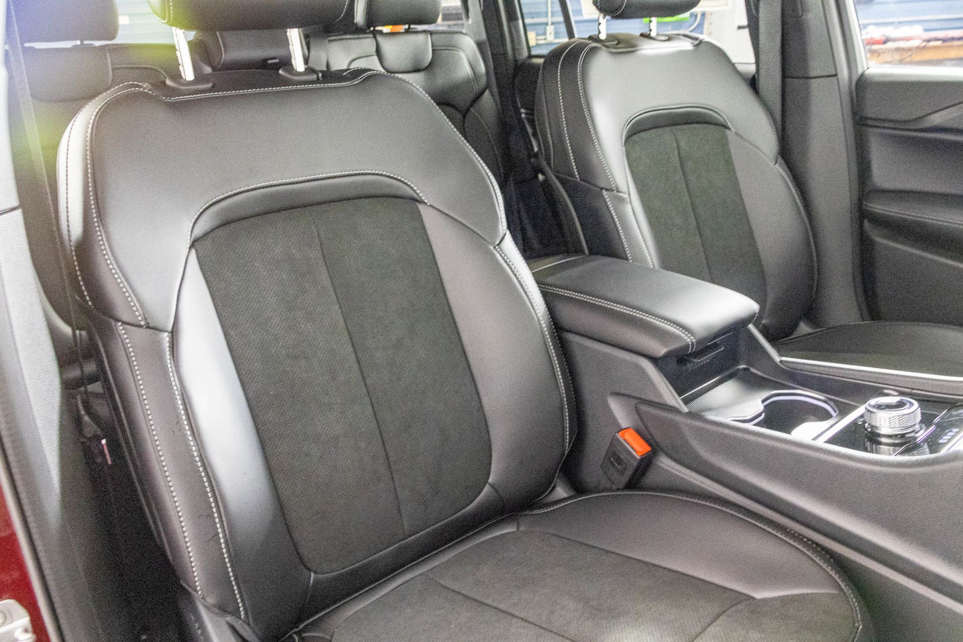 2025 JEEP GRAND CHEROKEE - Image 35