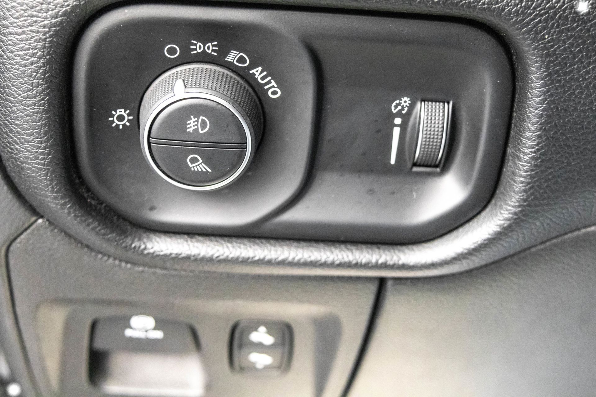 2020 RAM 1500 - Image 20