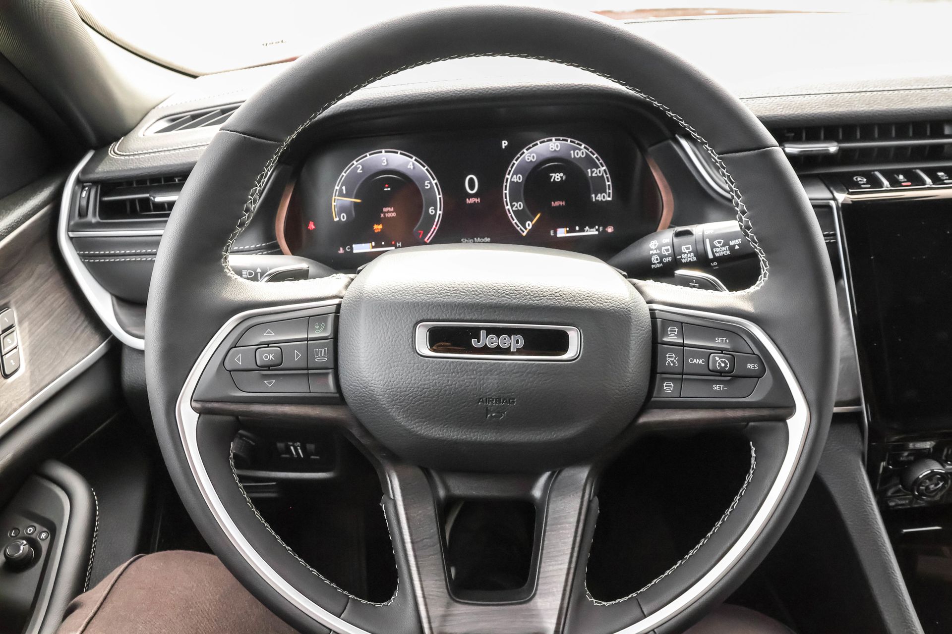 2025 JEEP GRAND CHEROKEE - Image 26