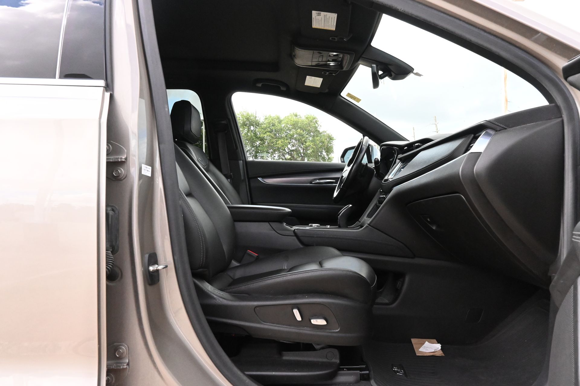 2022 Cadillac XT6 Luxury Brown at AutoSavvy Houston Northwest