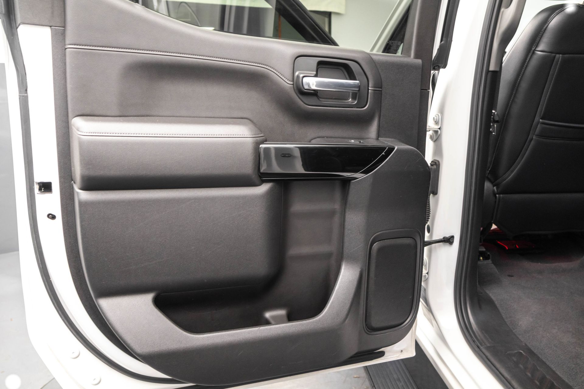 2020 CHEVROLET SILVERADO - Image 32