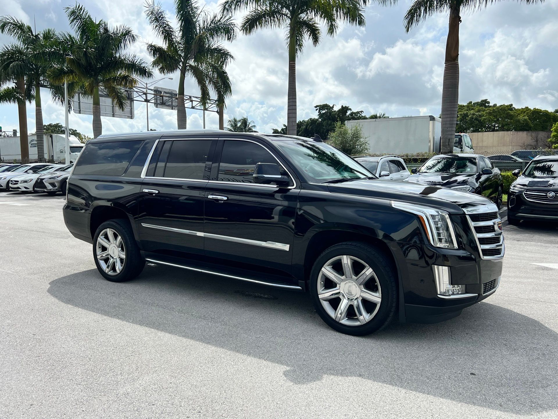 2017 Cadillac Escalade ESV Luxury 23