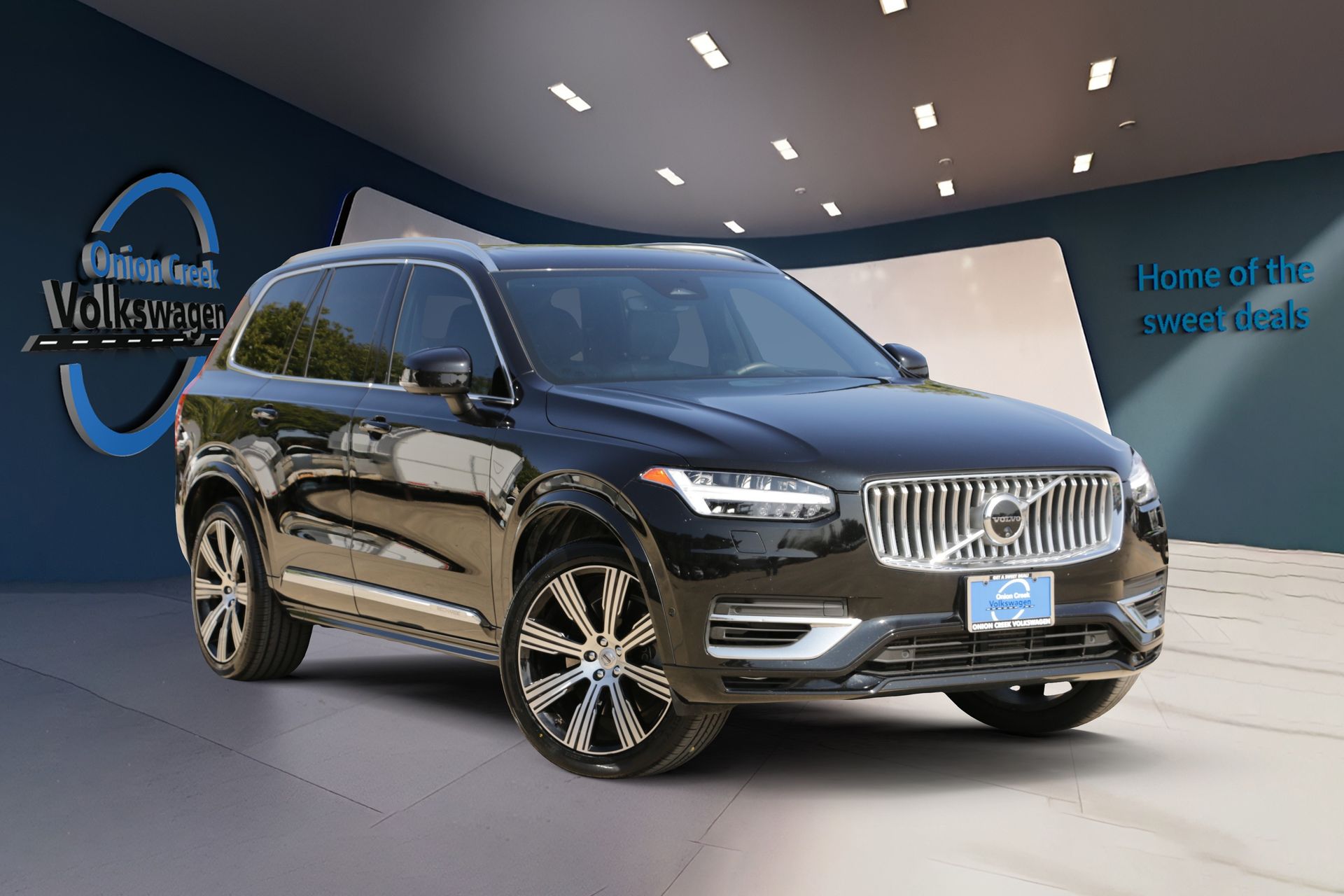 Onyx Black Metallic 2024 Volvo XC90 Recharge T8 Ultimate Bright Theme 7-Passenger eAWD SUV / Crossover All-Wheel Drive Automatic