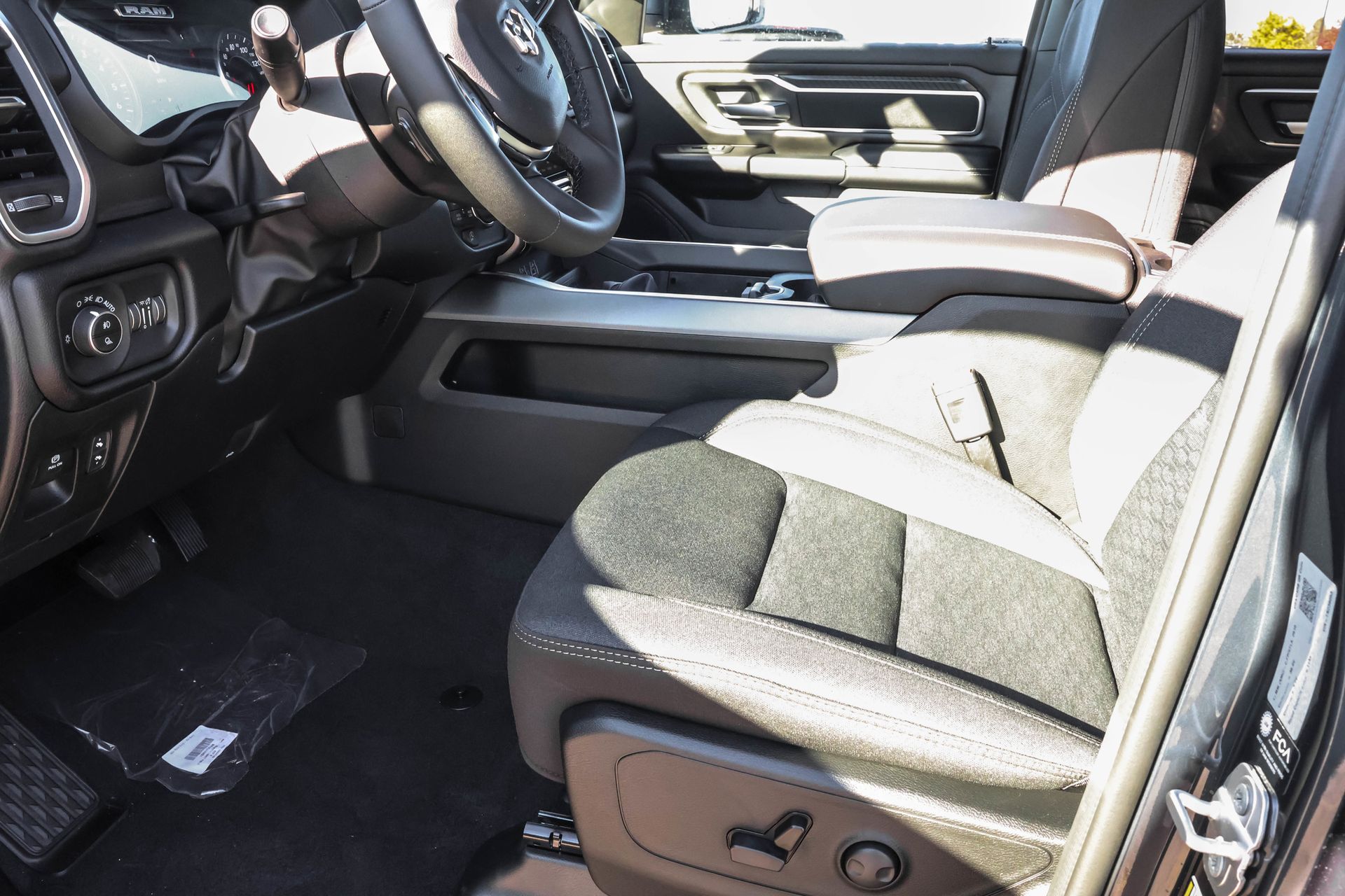 2026 RAM 1500 - Image 4