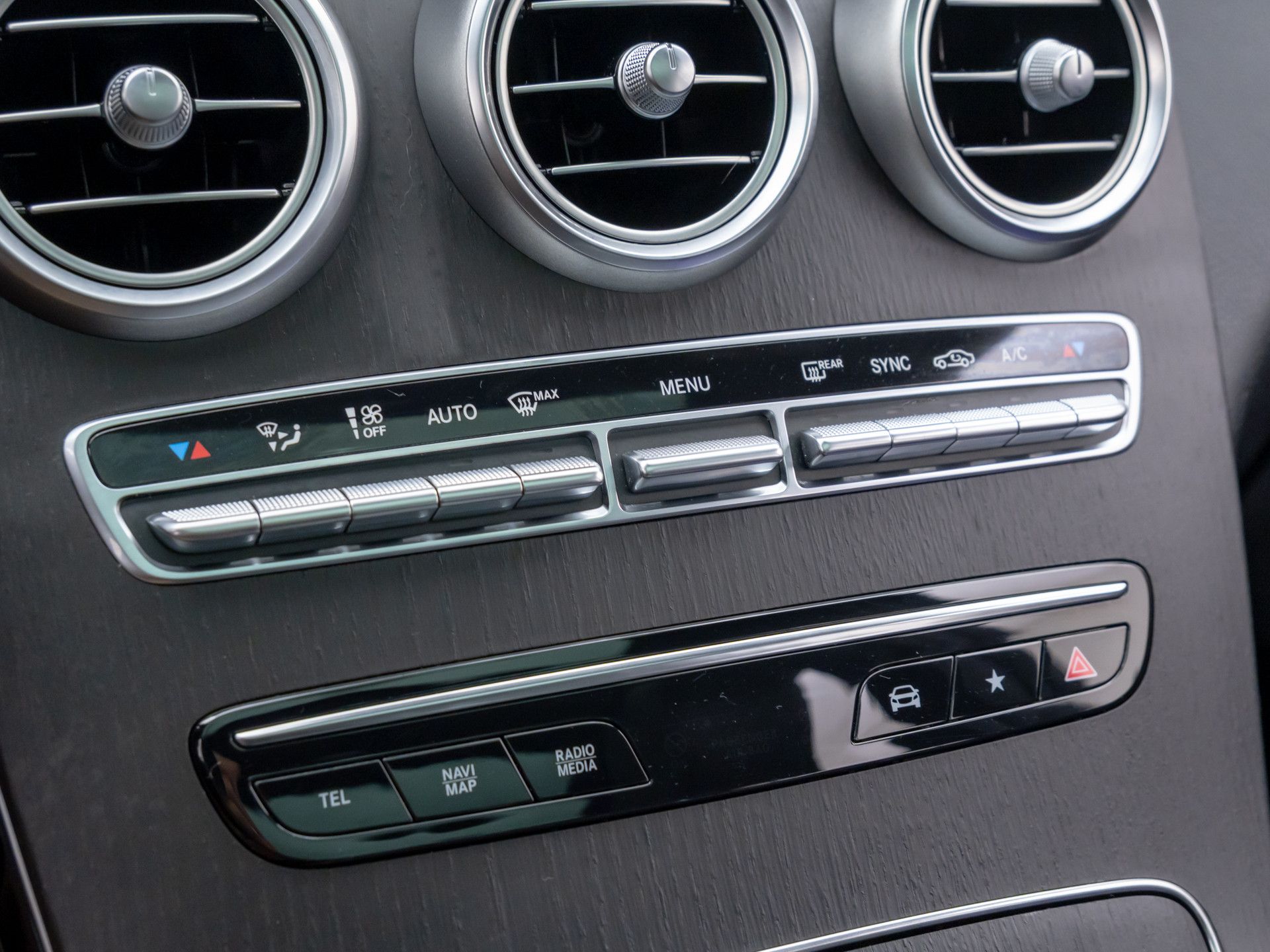 2021 Mercedes-Benz GLC GLC 300 photo