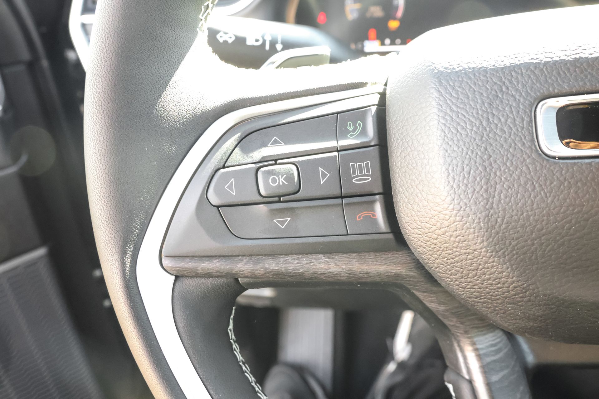 2025 JEEP GRAND CHEROKEE L - Image 21