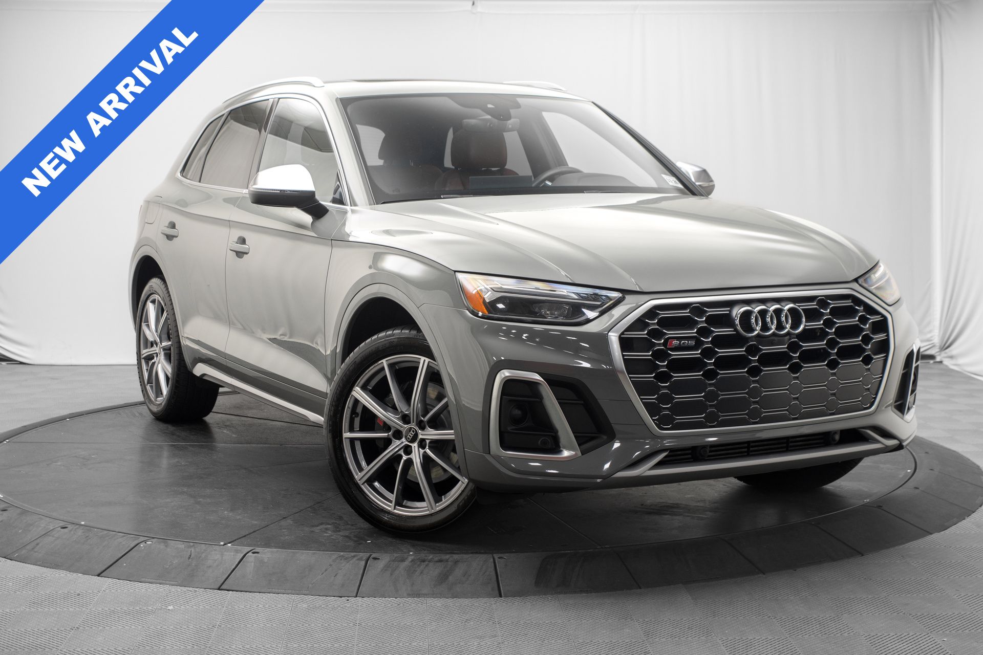 Quantum Gray 2022 Audi SQ5 3.0T quattro Premium Plus AWD SUV / Crossover All-Wheel Drive 8-Speed Automatic