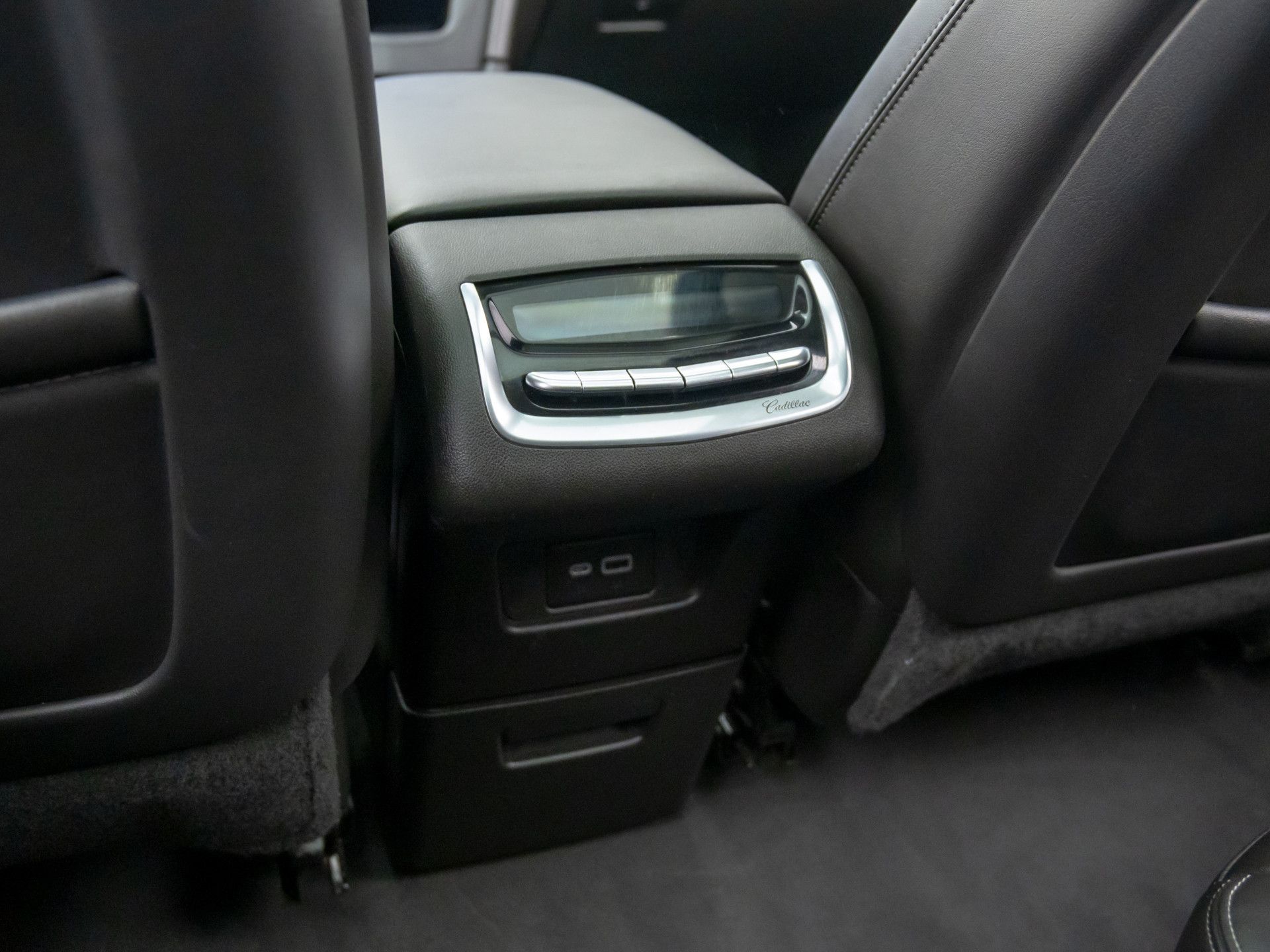 2022 Cadillac XT6 Premium Luxury photo